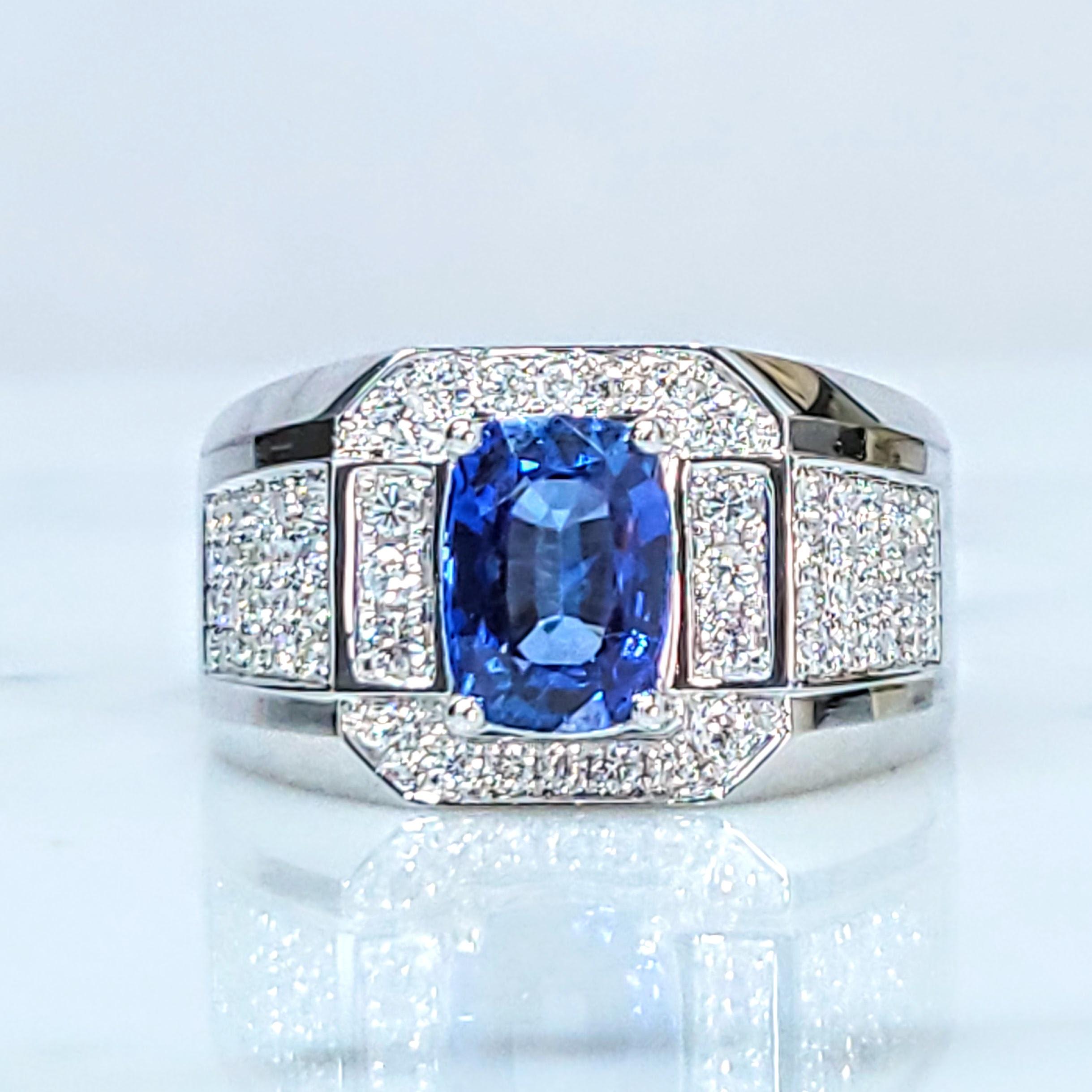 Modern IGI Certified 2.06 Carat Blue Sapphire & Diamond Men Ring in 18K WhiteGold For Sale