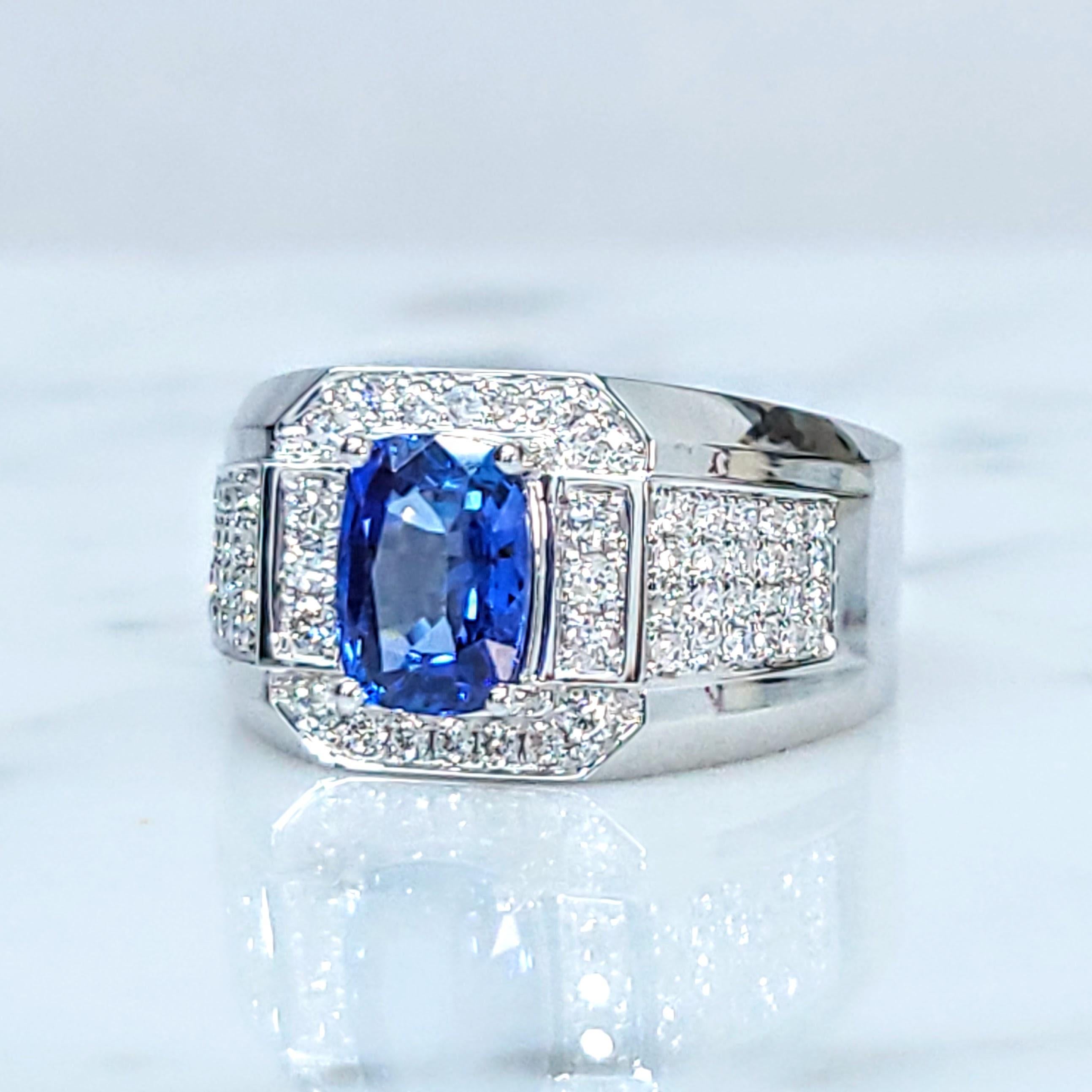 Cushion Cut IGI Certified 2.06 Carat Blue Sapphire & Diamond Men Ring in 18K WhiteGold For Sale