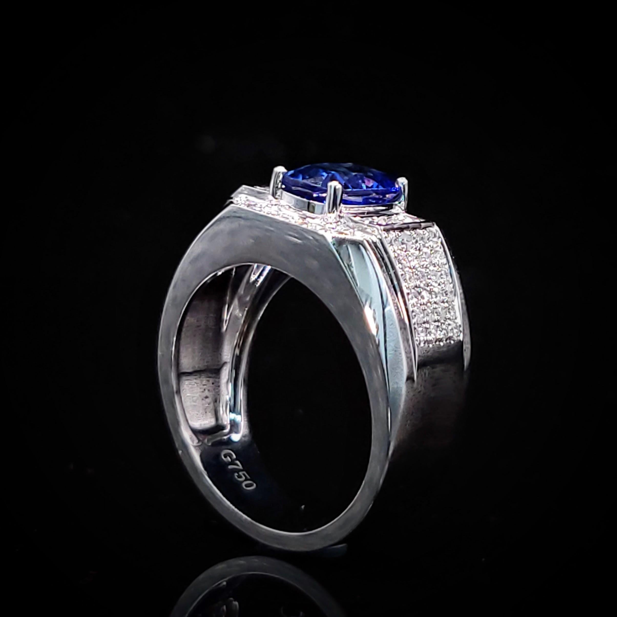 IGI Certified 2.06 Carat Blue Sapphire & Diamond Men Ring in 18K WhiteGold For Sale 2