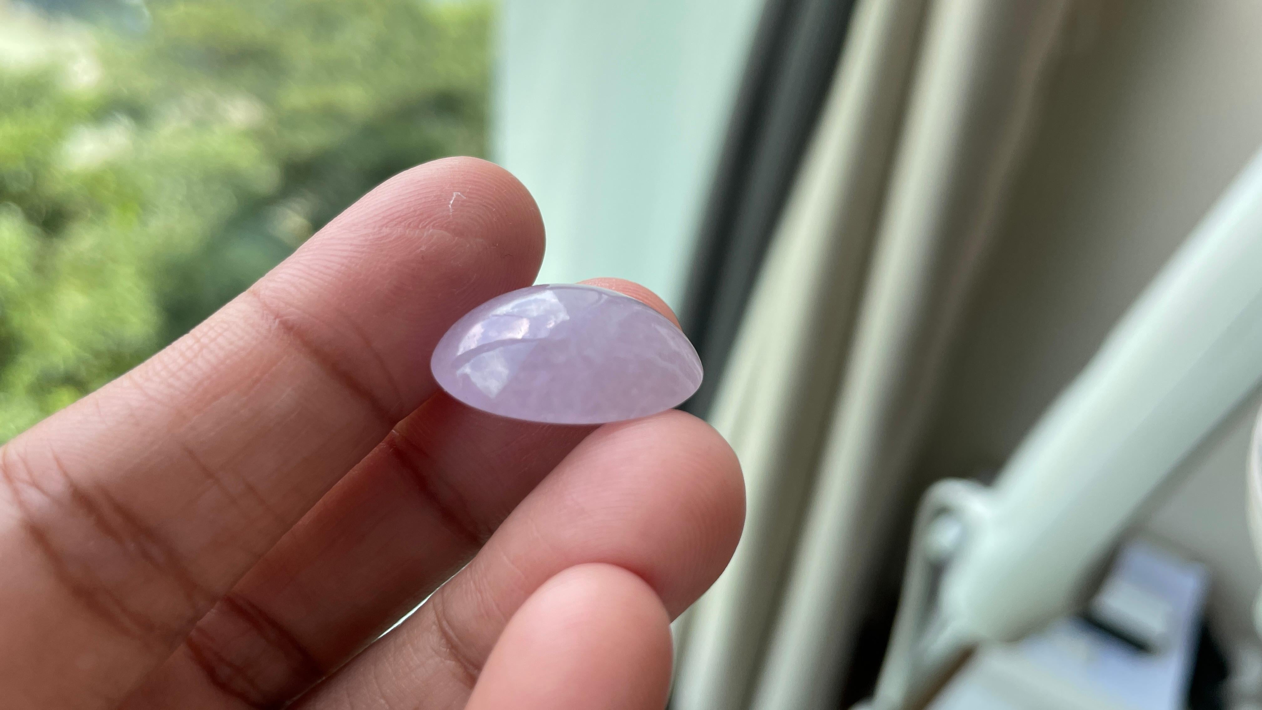 Art déco Jade Lavande de Birmanie certifié IGI 20.76Ct Huge Type A (20.35x14.2x9.02mm) en vente