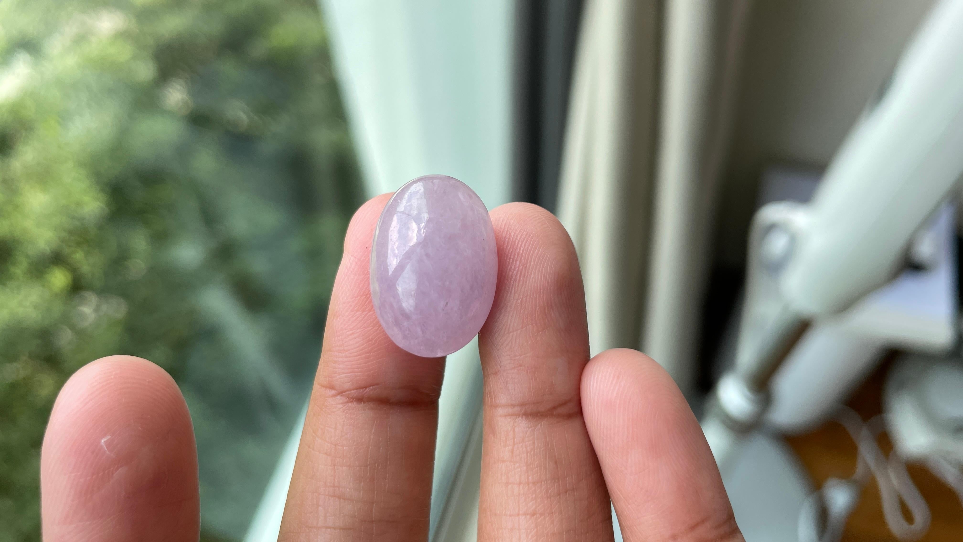 Jade Lavande de Birmanie certifié IGI 20.76Ct Huge Type A (20.35x14.2x9.02mm) Neuf - En vente à Singapore, SG