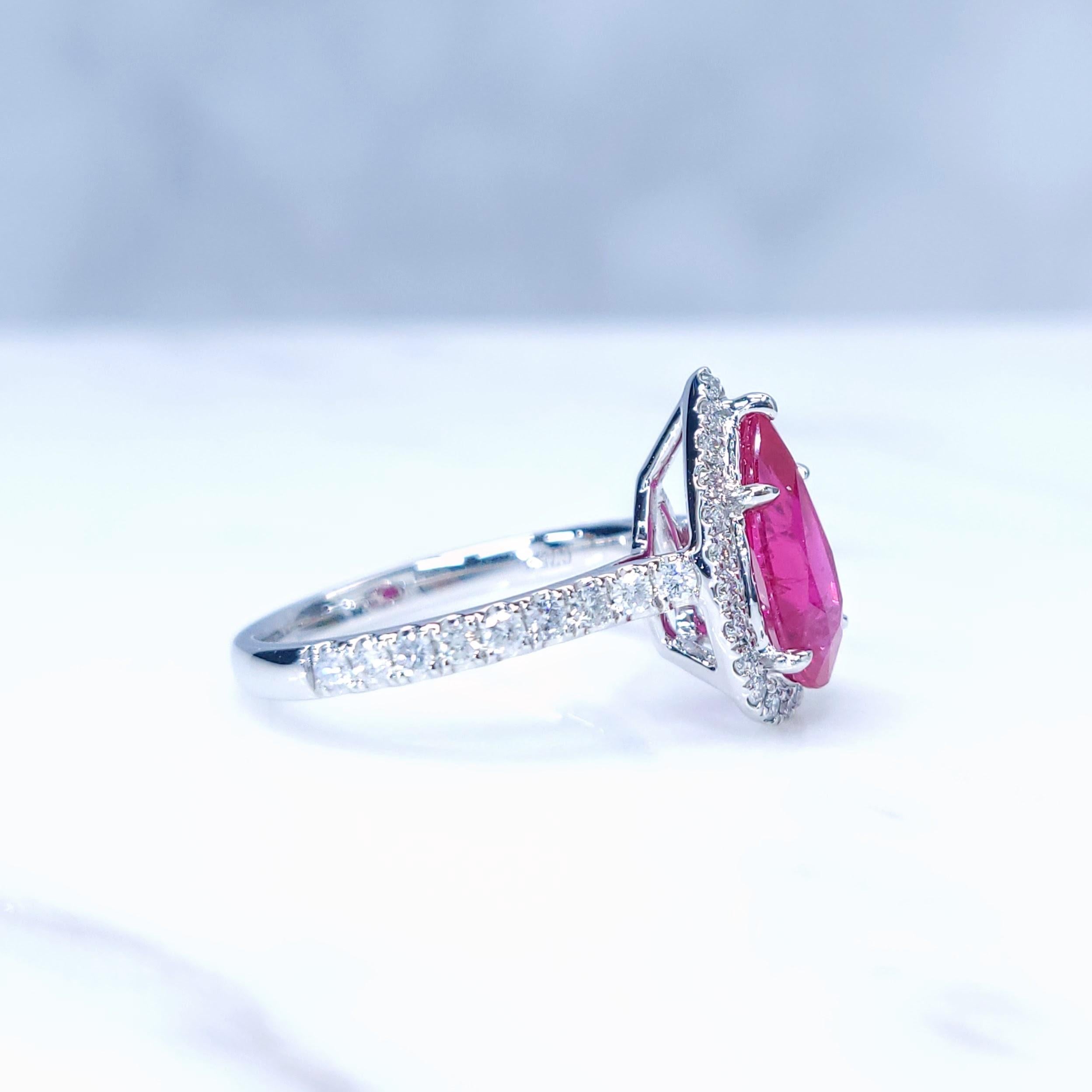 Anillo de oro blanco de 18 quilates con rubí de Birmania y diamantes de 2,08 quilates con certificado IGI en venta 4
