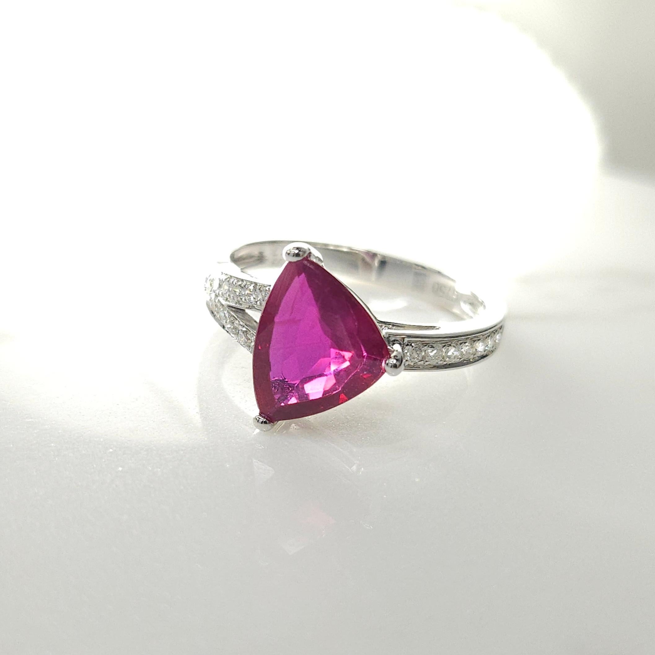 Modern IGI Certified 2.09 Carat Ruby & Diamond Ring in 18K White Gold For Sale