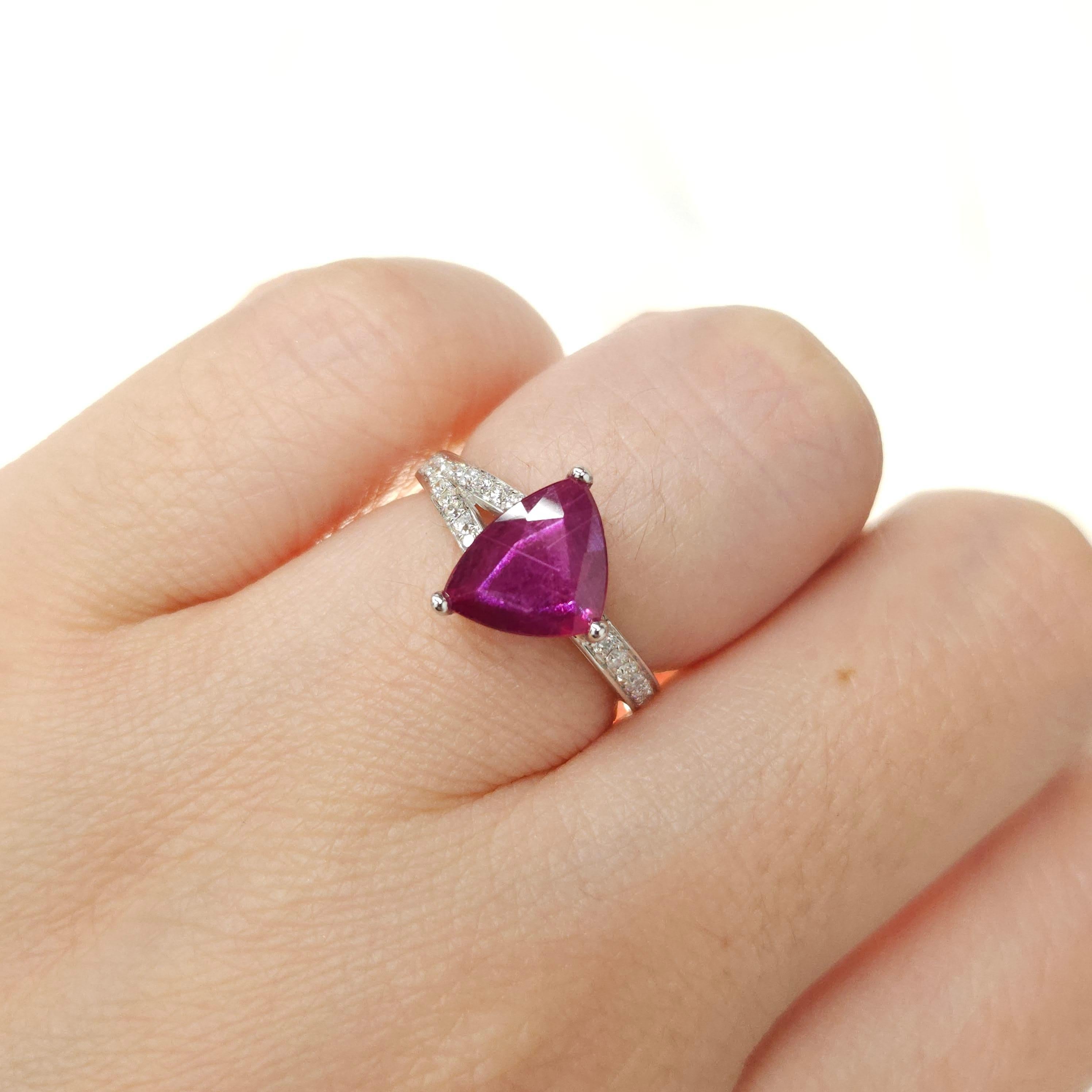 Round Cut IGI Certified 2.09 Carat Ruby & Diamond Ring in 18K White Gold For Sale
