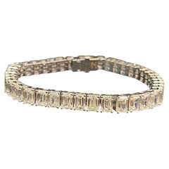 Bracciale tennis con diamanti smeraldo certificati IGI da 21 carati F/VS1 in oro bianco 18 carati