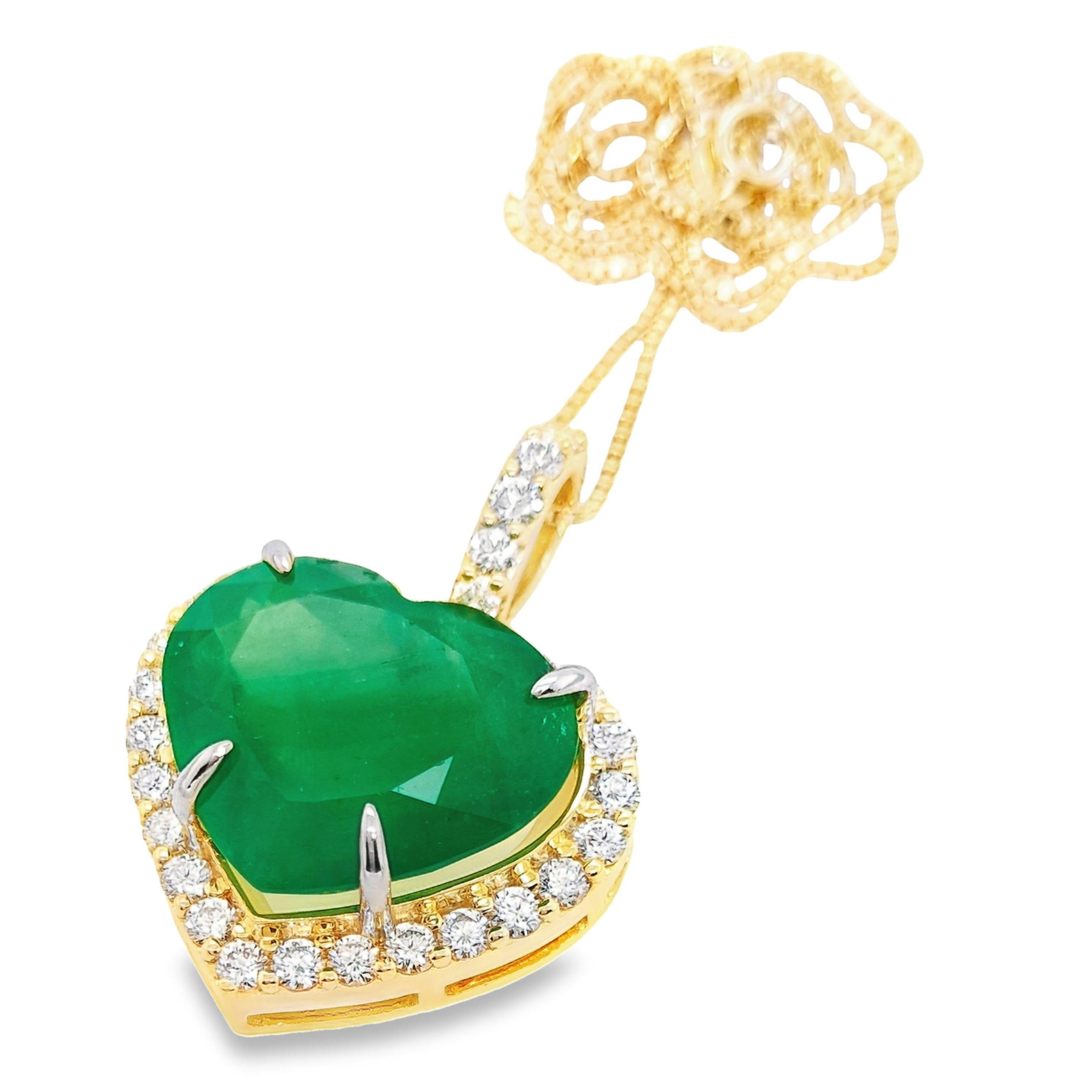 IGI Certified 21.20ct Colombia Emerald 1.60ct Diamonds 18K Yellow Gold Necklace In New Condition For Sale In Hong Kong, HK