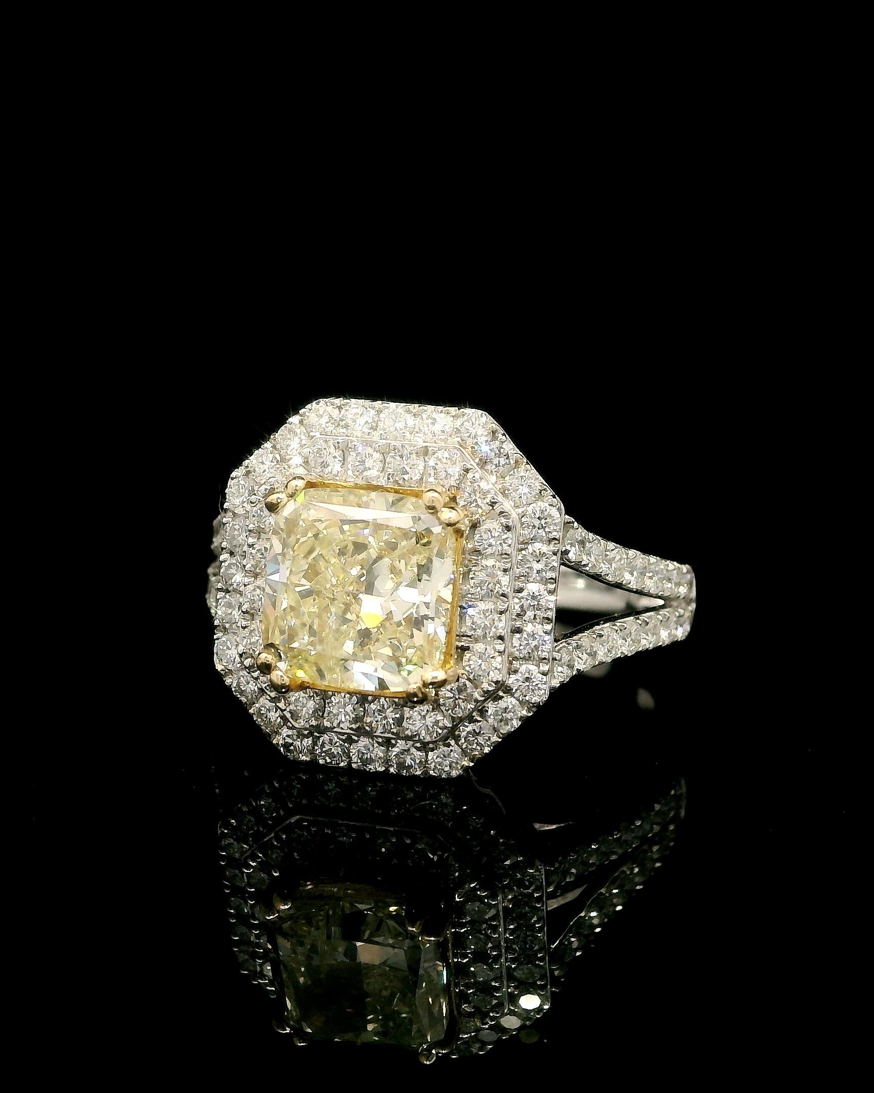 Anello con diamante giallo Fancy da 2,13 carati con certificato IGI in vendita 6