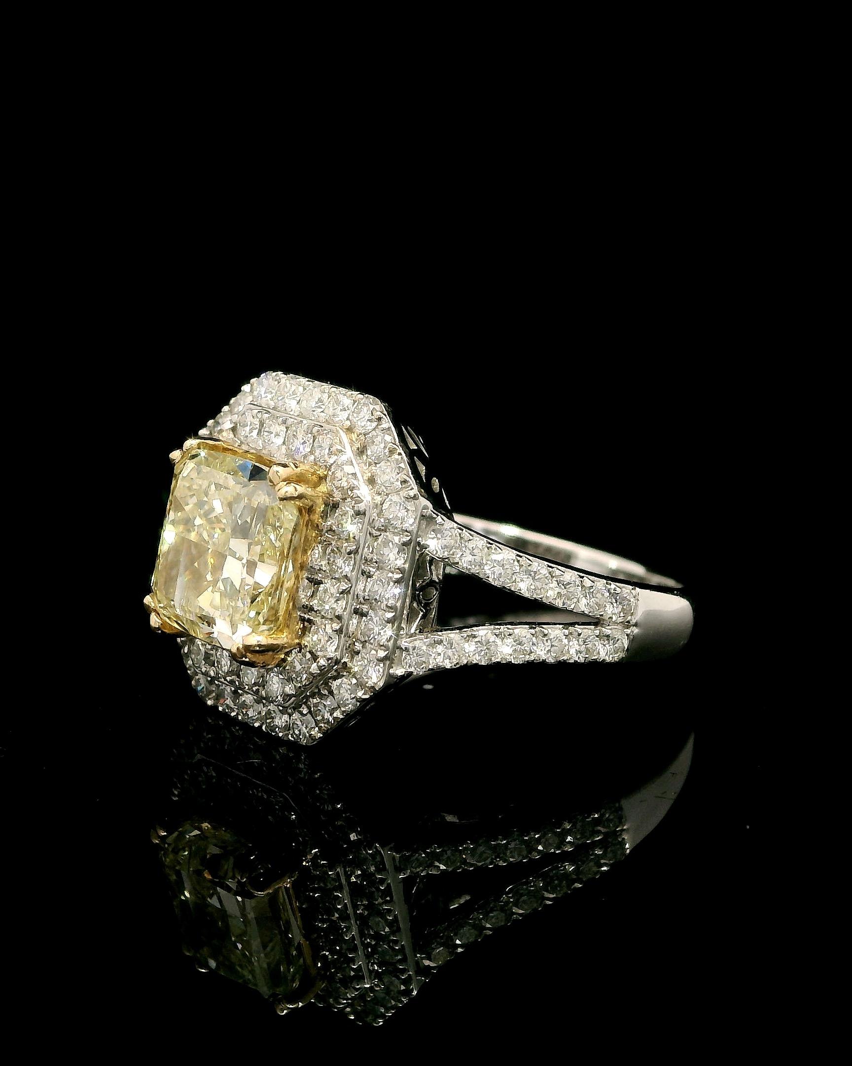 Anello con diamante giallo Fancy da 2,13 carati con certificato IGI in vendita 9