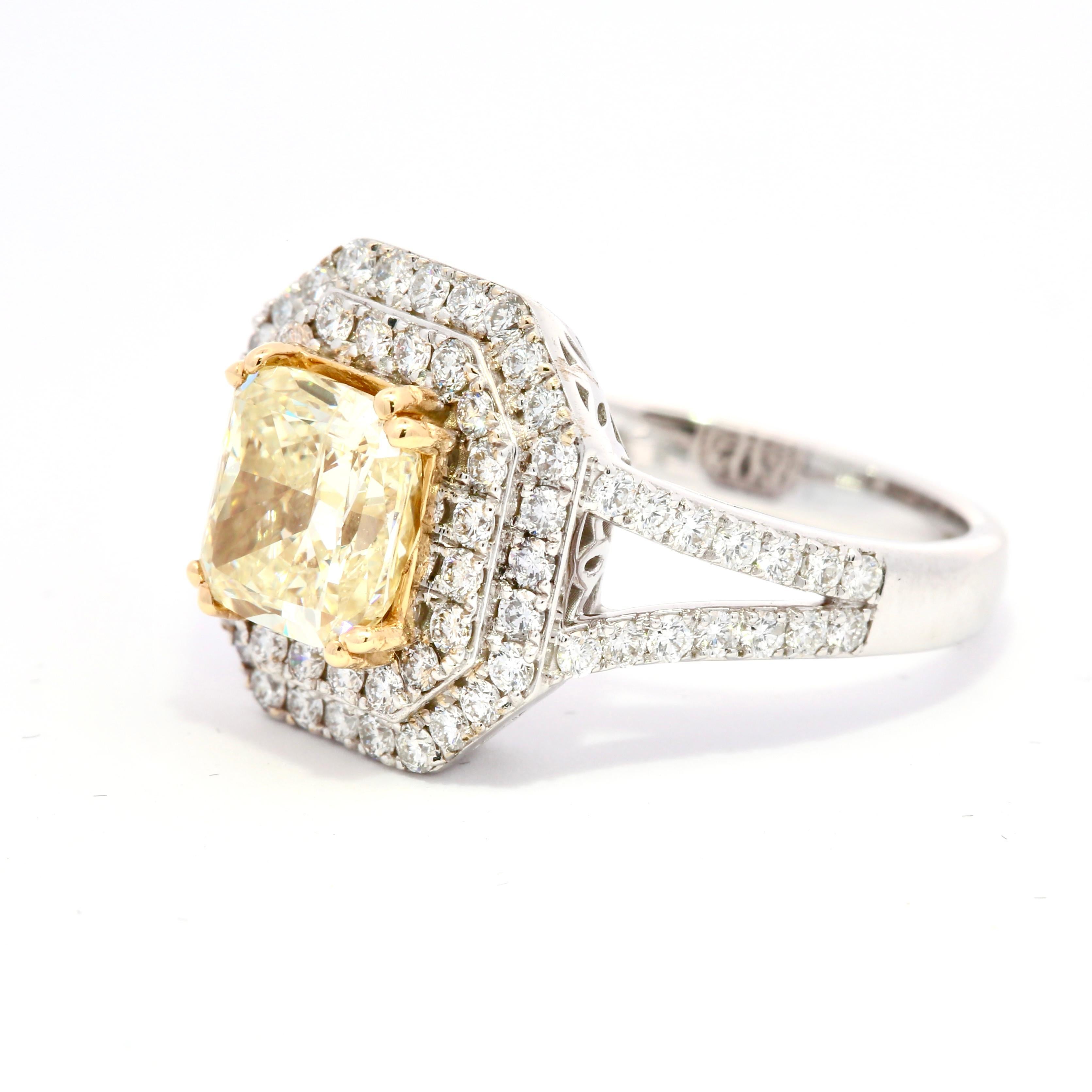 IGI Certified - 2.13 Carats Fancy Yellow Diamond Ring For Sale 1