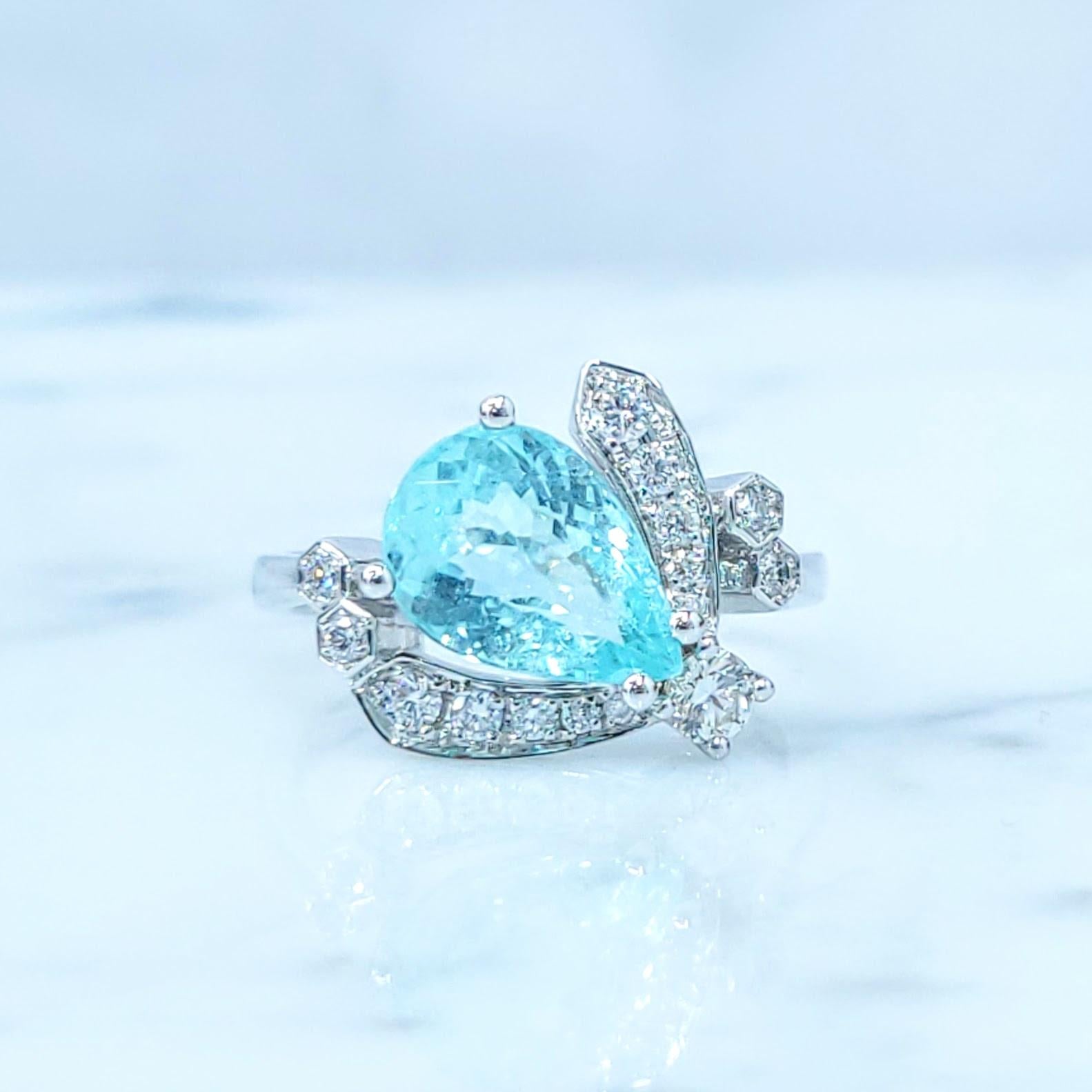 Donna Anello con Paraiba e Diamante da 2,17 carati certificato IGI in oro bianco 18K in vendita