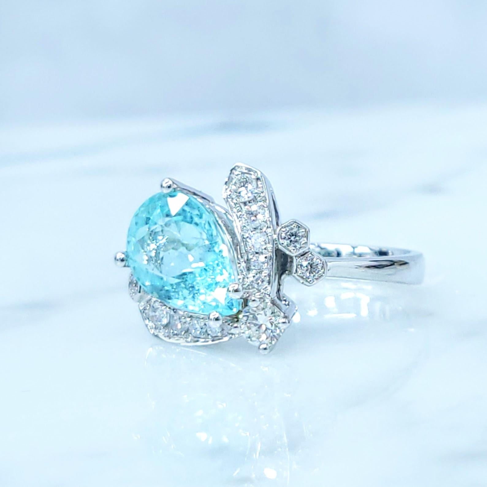 Anello con Paraiba e Diamante da 2,17 carati certificato IGI in oro bianco 18K in vendita 1