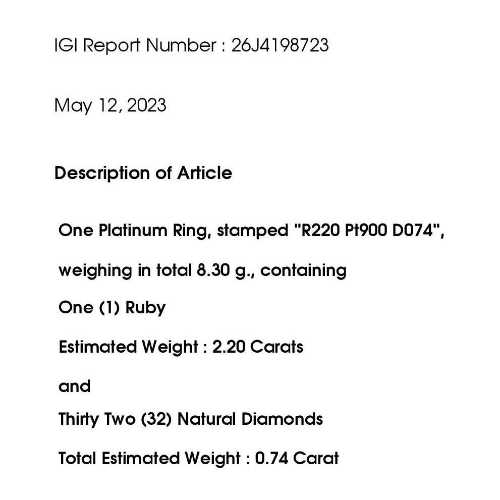 IGI Certified 2.20ct Burma Vivid Ruby and 0.74ct Diamonds Platinum Ring For Sale 5