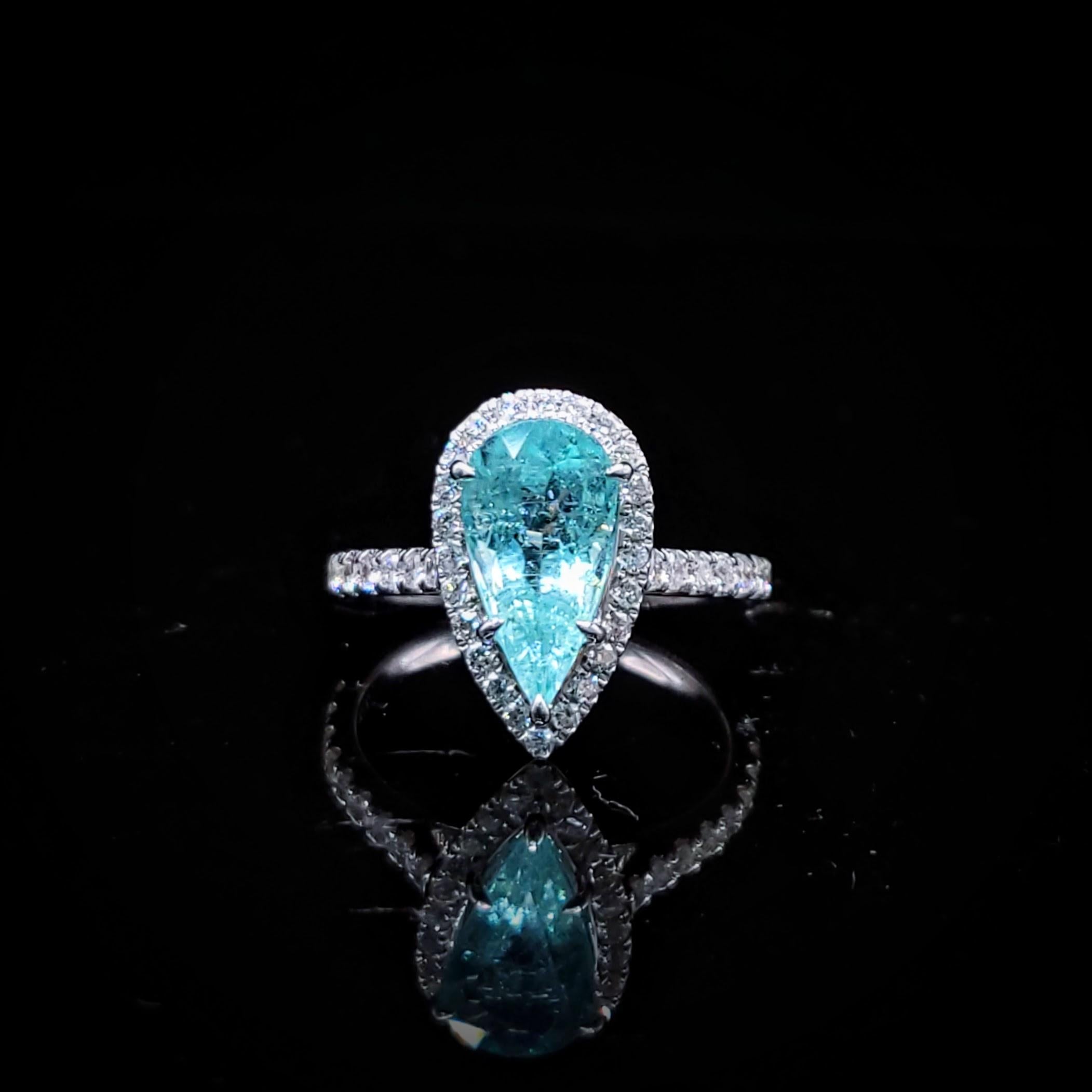 Anillo de oro blanco de 18 quilates con diamantes y paraiba de 2,21 quilates con certificado IGI en venta 9