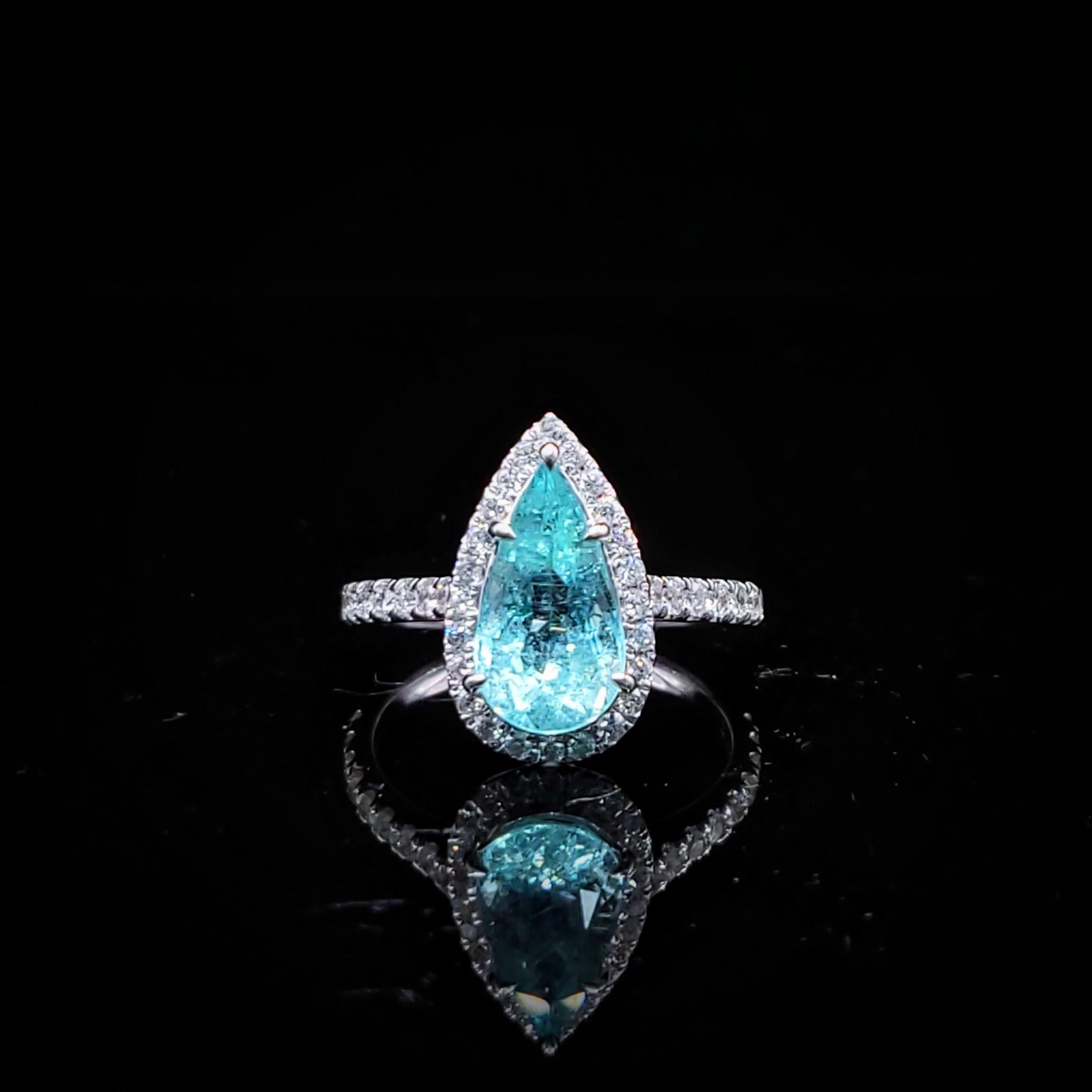 Anillo de oro blanco de 18 quilates con diamantes y paraiba de 2,21 quilates con certificado IGI en venta 10