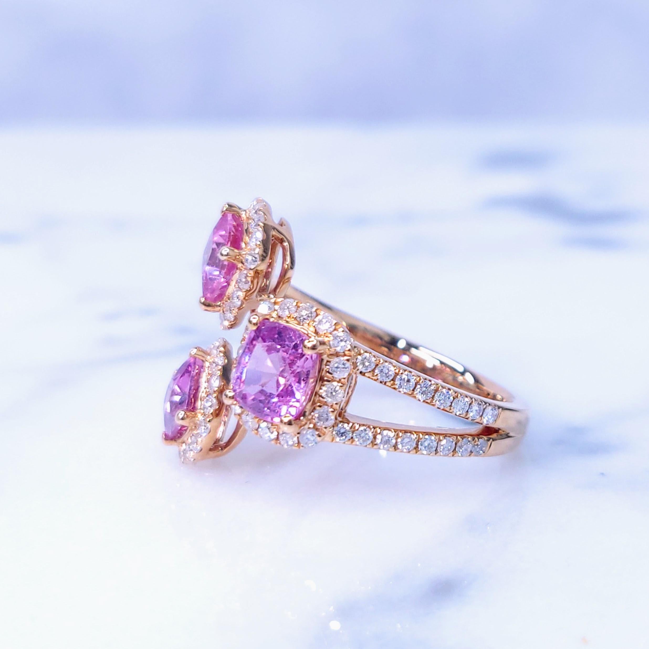 IGI Certified 2.21 Carat Pink Sapphire & Diamond Ring in 18K Rose Gold In New Condition For Sale In KOWLOON, HK