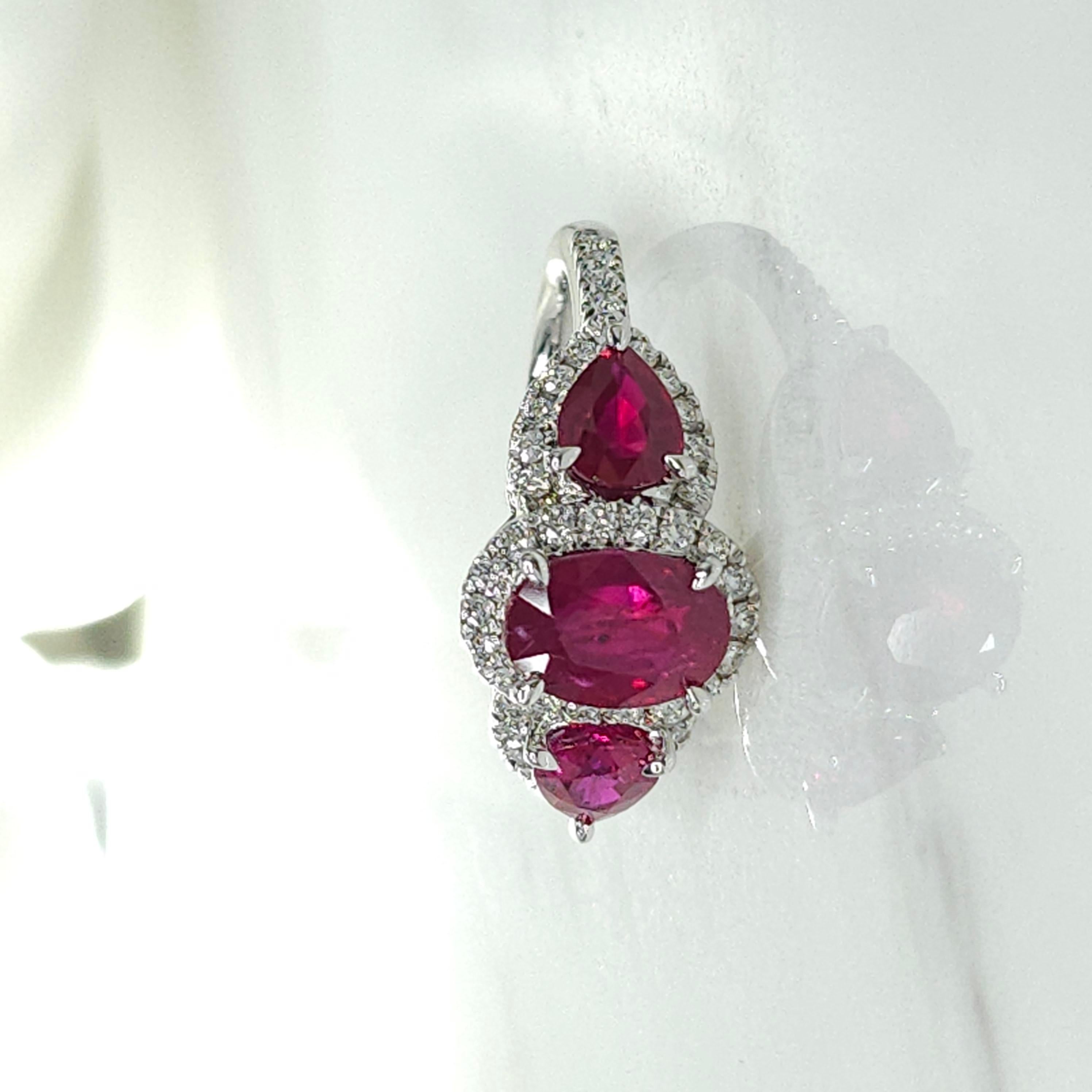 IGI Certified 2.22 Carat Ruby & Diamond Ring in 18K White Gold In New Condition For Sale In KOWLOON, HK