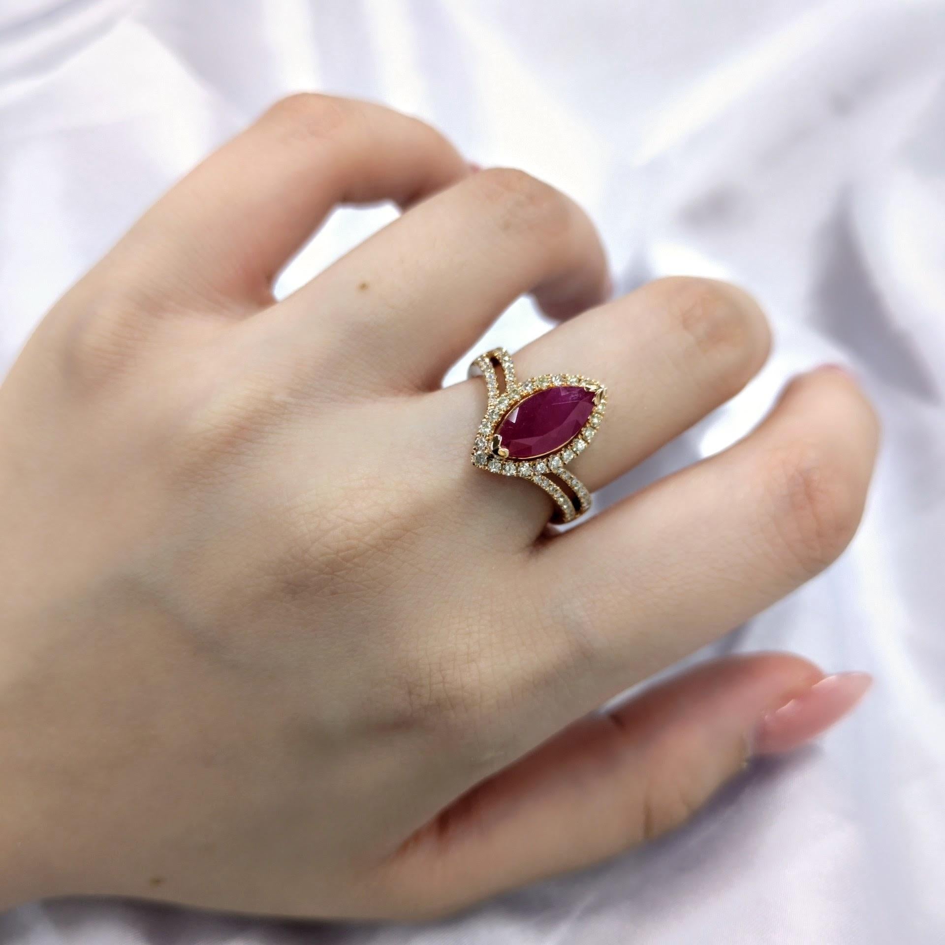 IGI-zertifizierter Ring aus 18 Karat Roségold mit 2,24 Karat Burma-Rubin und Diamant (Moderne) im Angebot