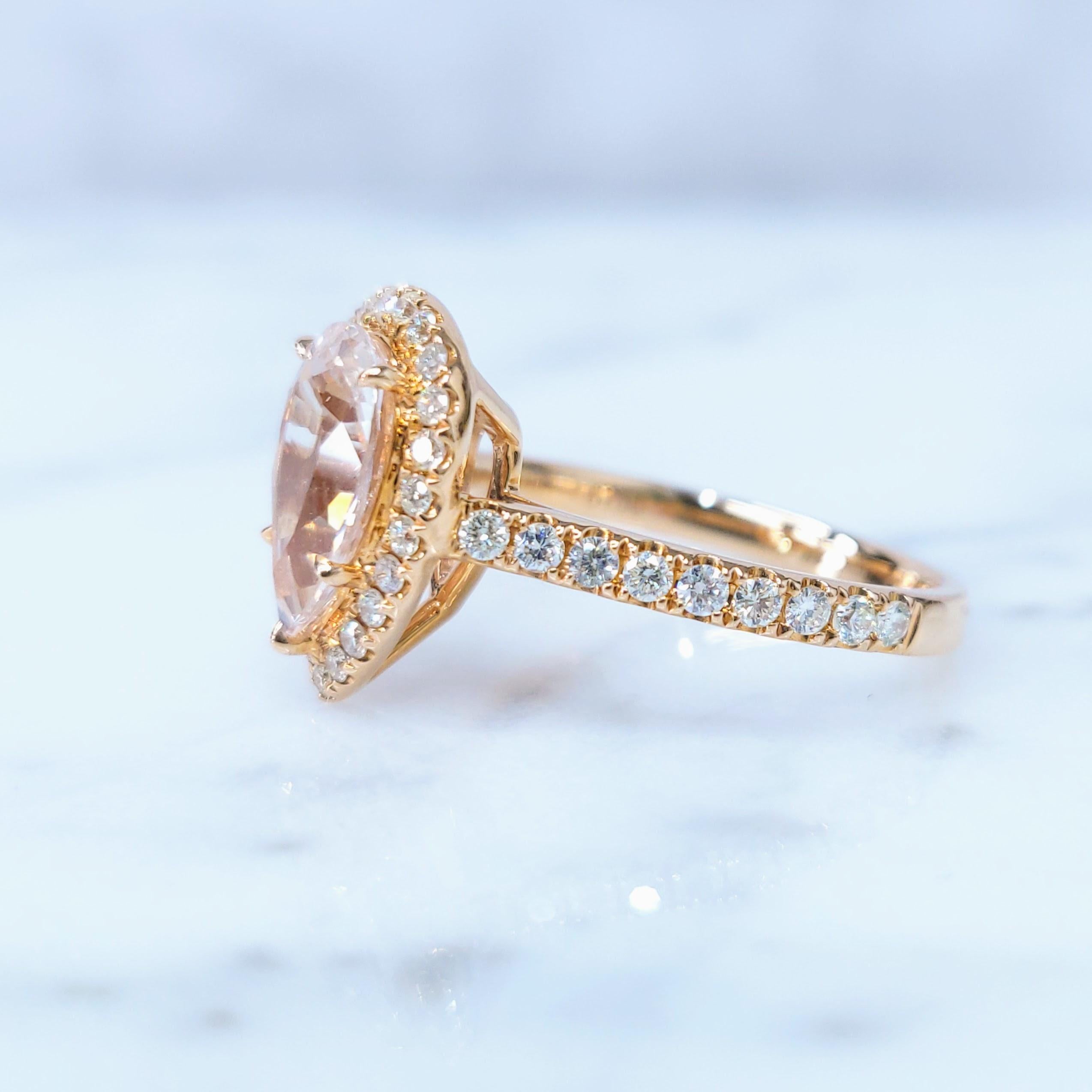 Bague en or rose 18 carats, saphir incolore de 2,24 carats et diamant certifié IGI Neuf - En vente à KOWLOON, HK