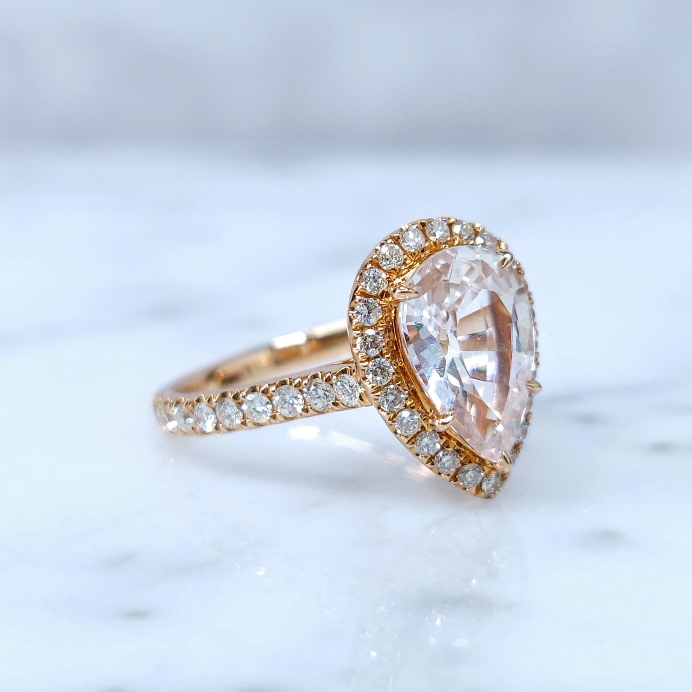 Bague en or rose 18 carats, saphir incolore de 2,24 carats et diamant certifié IGI en vente 2