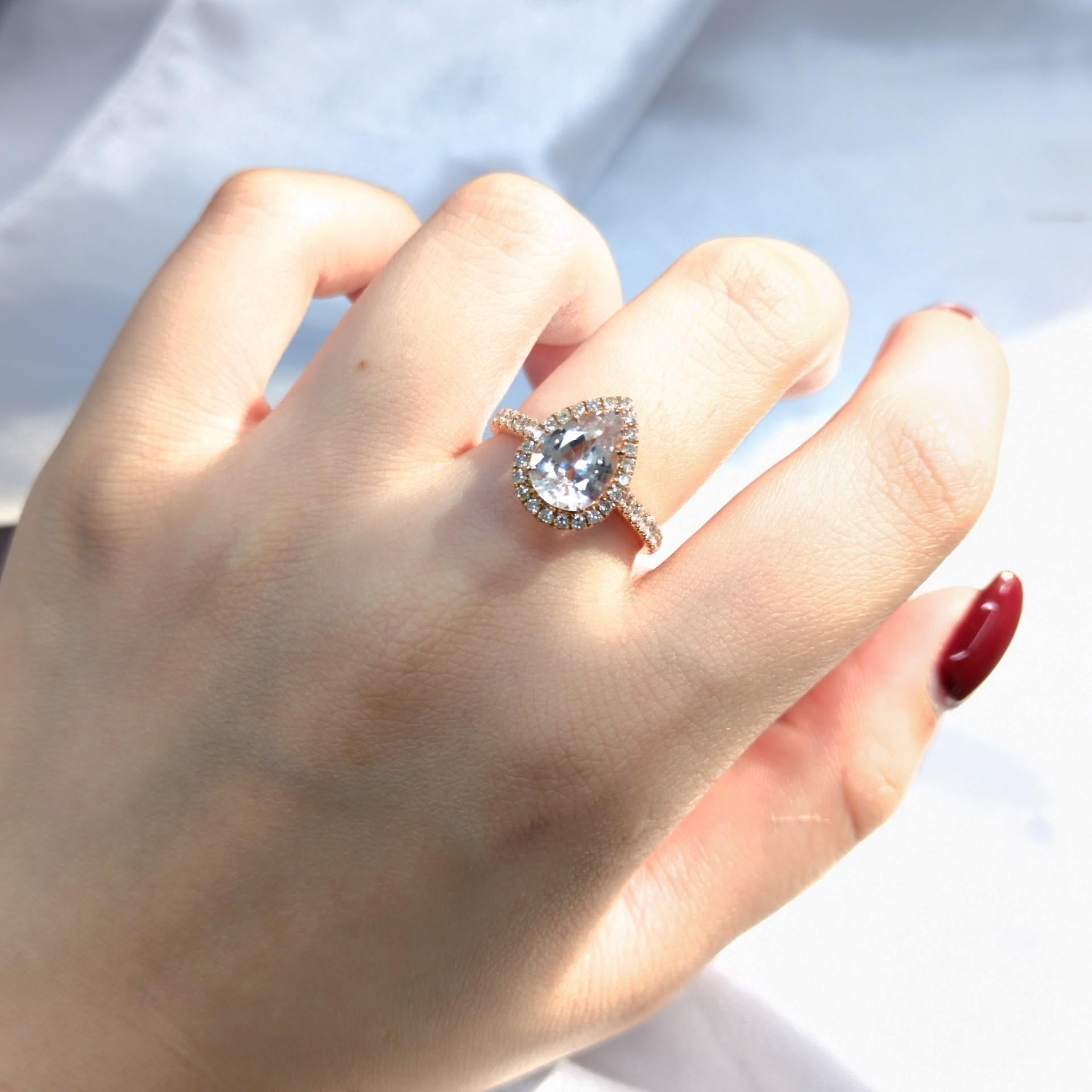 Bague en or rose 18 carats, saphir incolore de 2,24 carats et diamant certifié IGI en vente 3