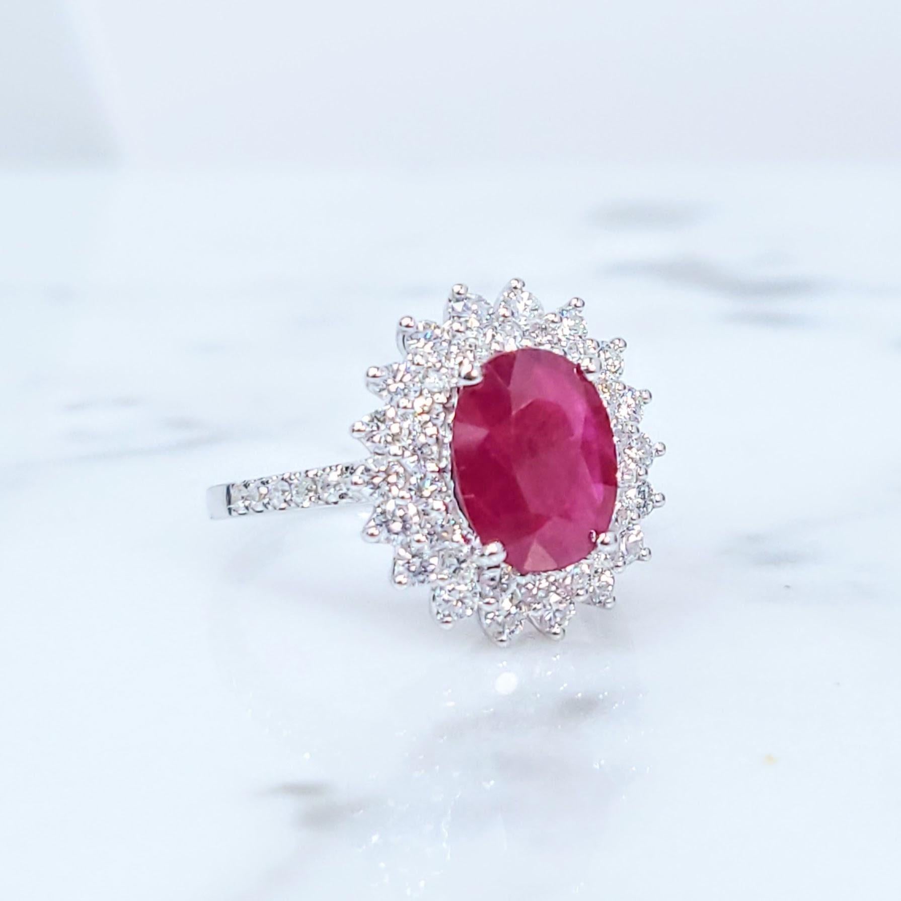 Anillo de oro blanco de 18 quilates con rubí de Birmania y diamantes de 2,25 quilates con certificado IGI en venta 3