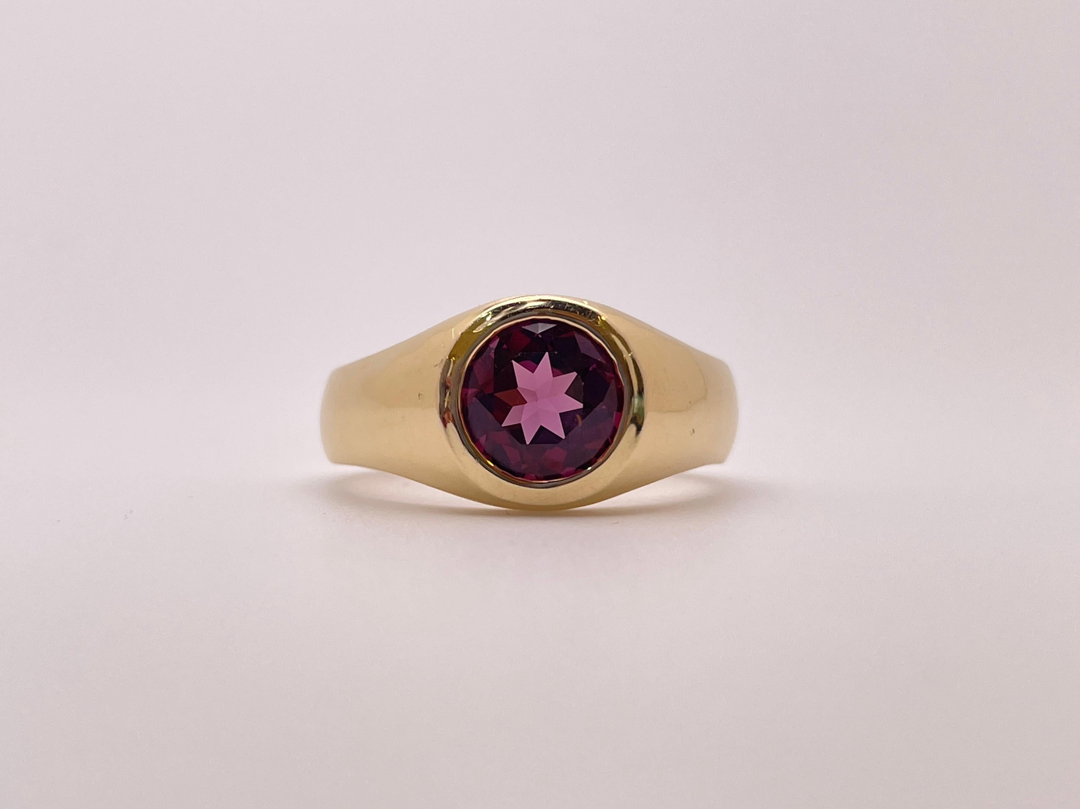 Taille ronde Bague en or jaune 14K certifiée IGI 2.25 CT Deep Pink Natural Spinel en vente