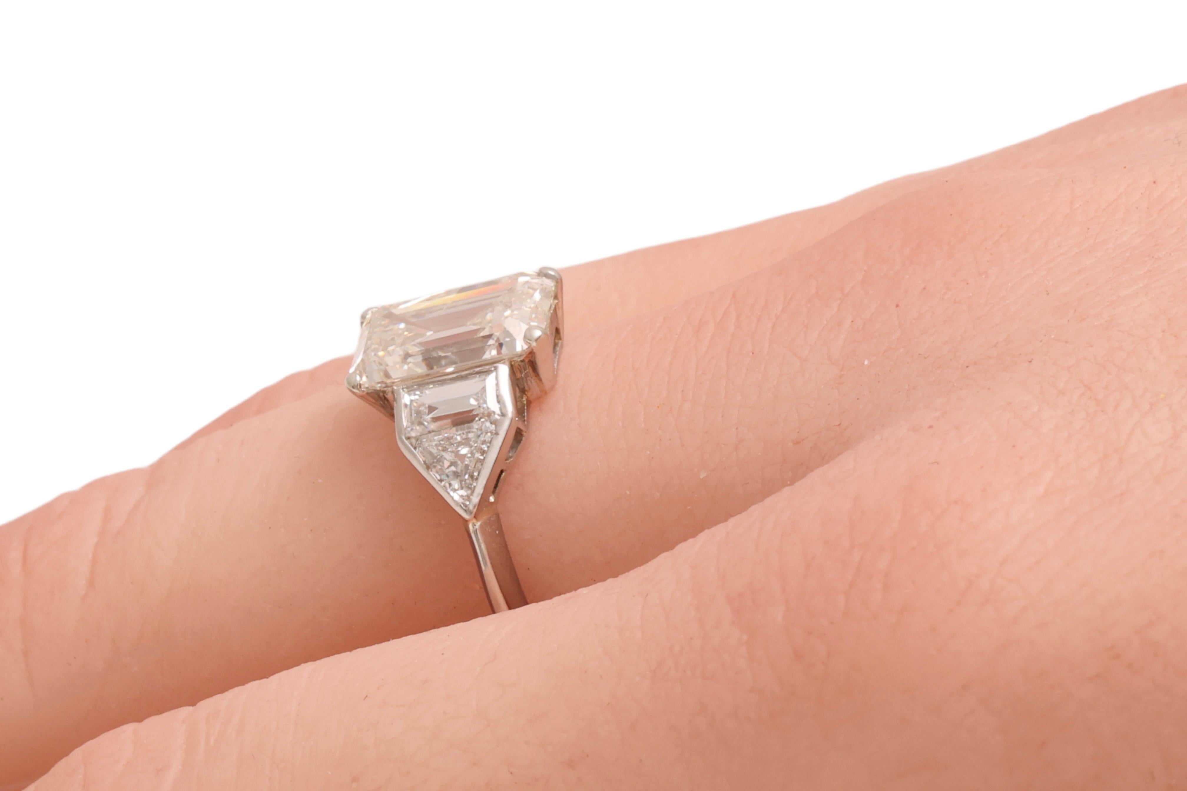IGI Certified 2.25 Ct Emerald Cut Diamond Solitaire Ring, Estate Sultan Oman For Sale 6