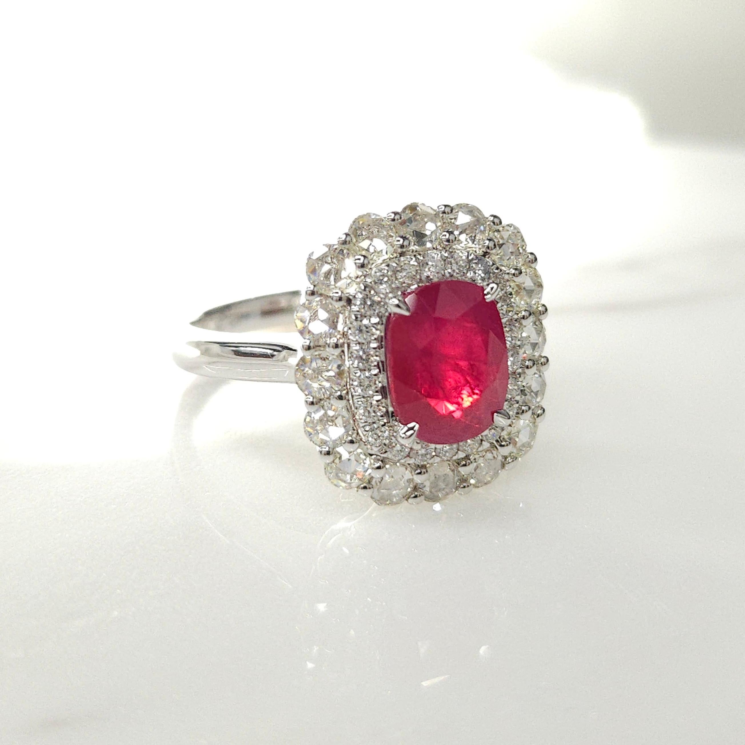 IGI Certified 2.26 Carat  Burma Ruby & Diamond Ring in 18K White Gold In New Condition For Sale In KOWLOON, HK