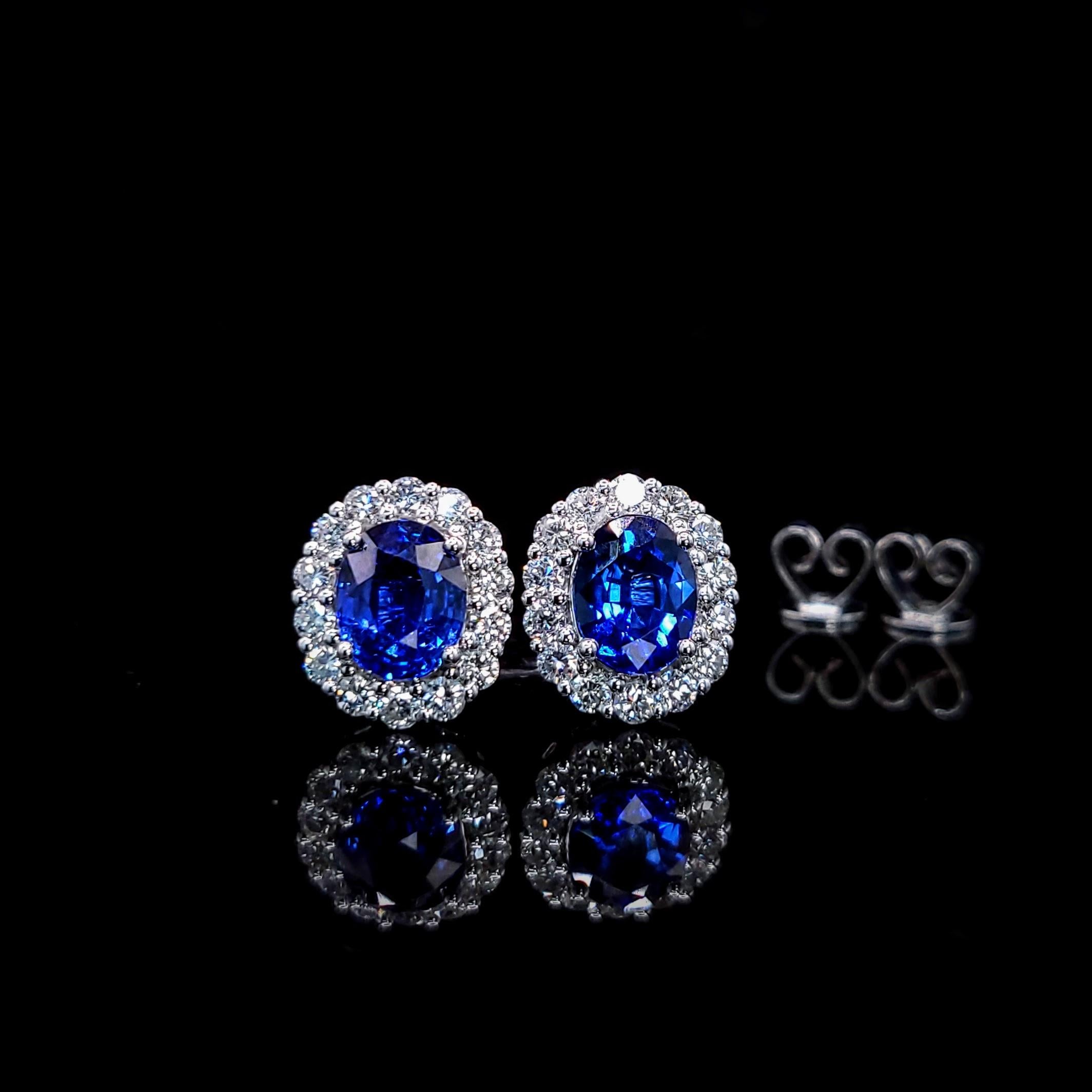 Boucles d'oreilles en or blanc 18 carats saphir et diamant certifiées IGI de 2,26 carats en vente 4