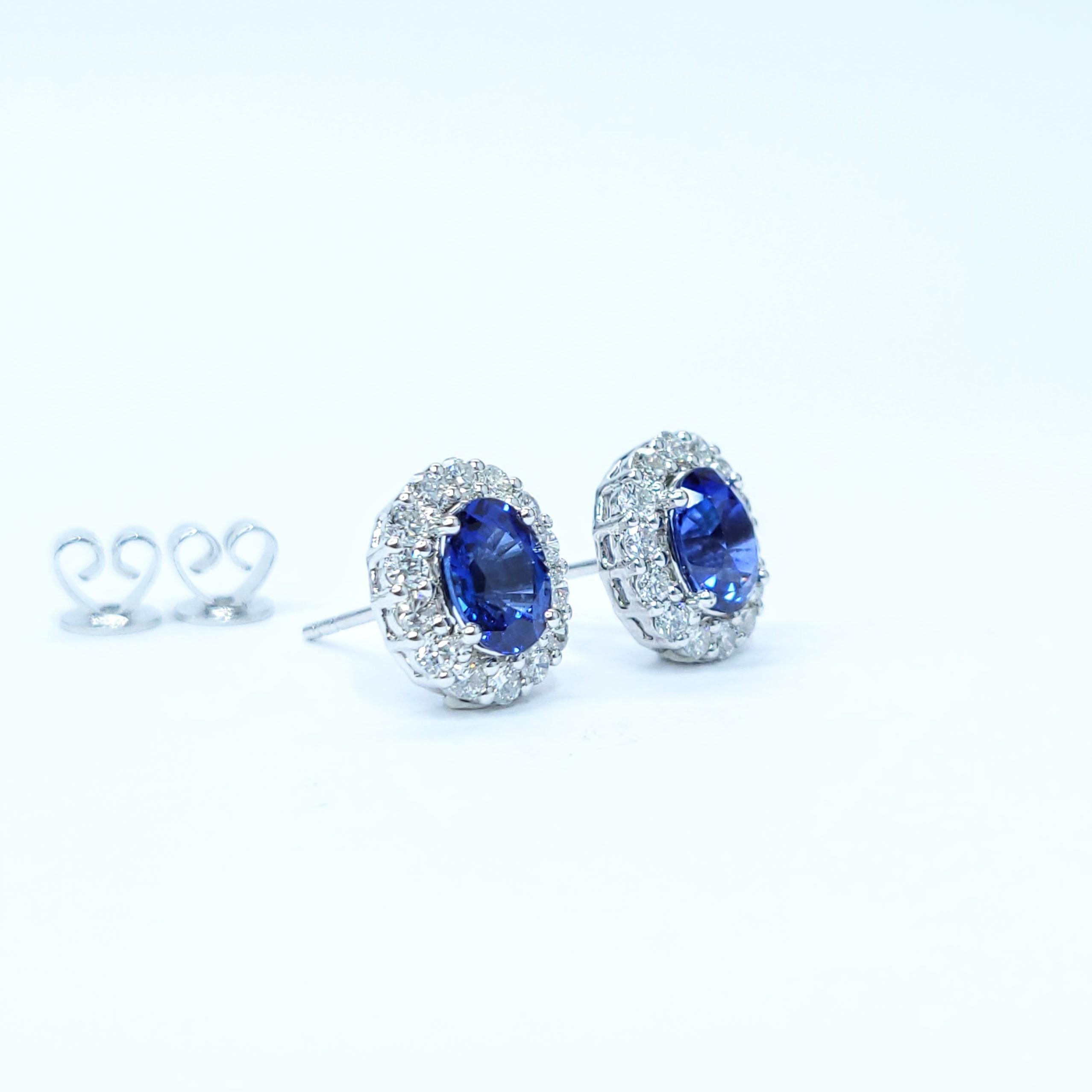 Boucles d'oreilles en or blanc 18 carats saphir et diamant certifiées IGI de 2,26 carats en vente 1