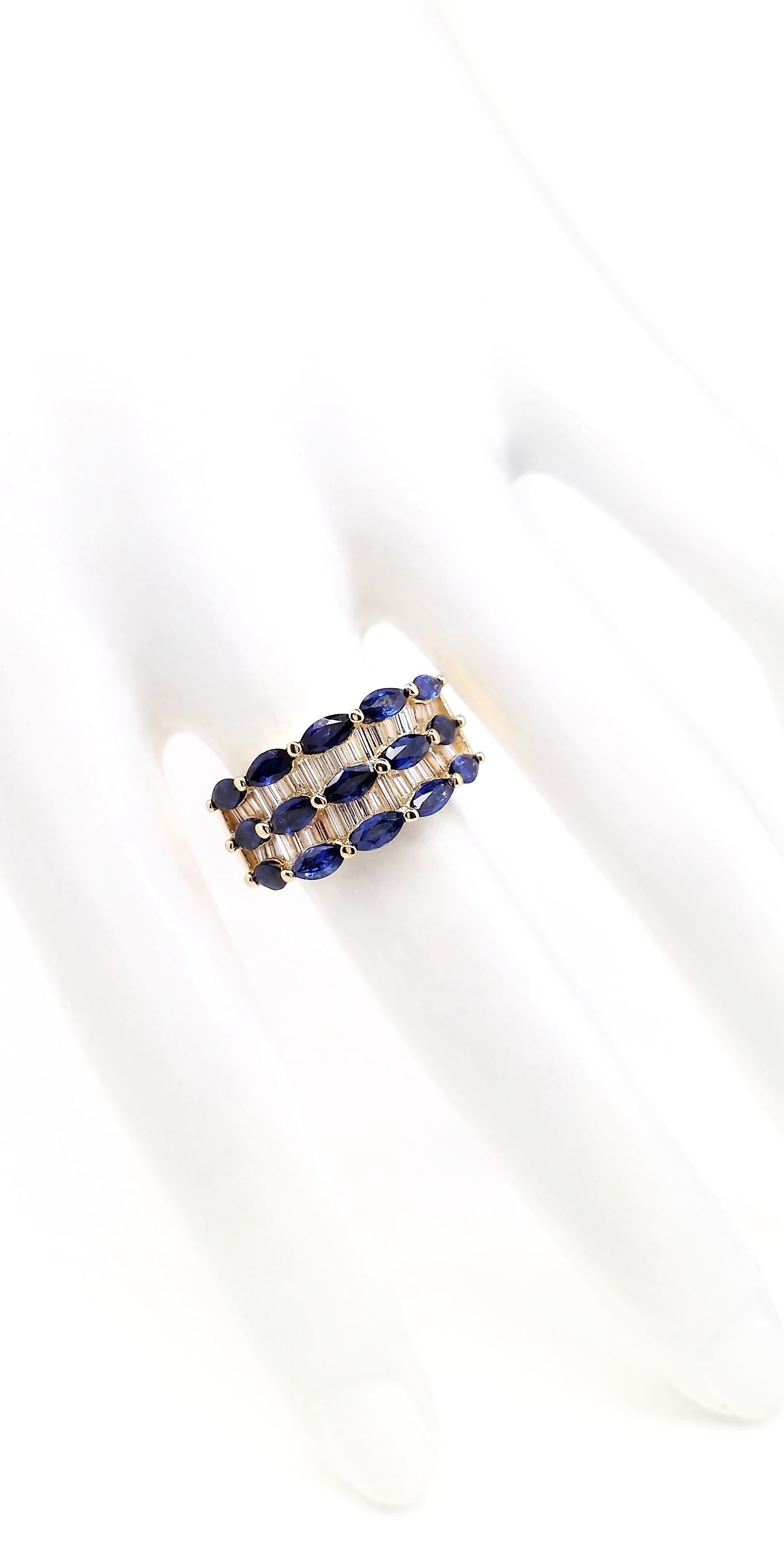 Taille Marquise Bague en or jaune 18 carats certifiée IGI, saphirs naturels de 2,26 carats et diamants de 1,25 carat en vente