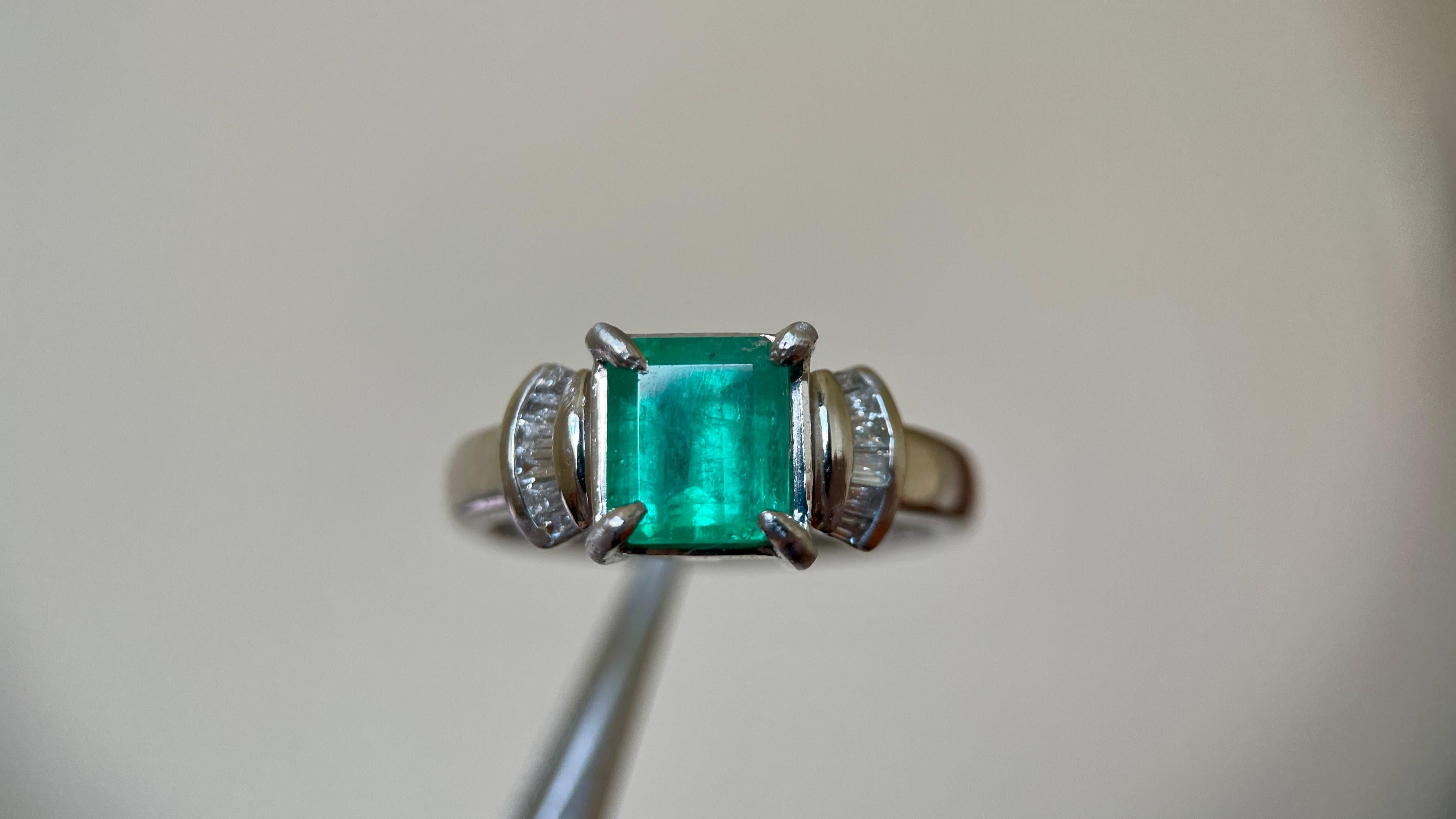 
Colombian Emerald & Diamond Ring – A Timeless Luxury

This striking 2.27-carat emerald is a decent and impressive size, offering a bold presence without being overpowering. This ring is crafted in a unisex style. Mined from Colombia, the most