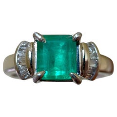 IGI certified 2.27Ct Colombian Emerald Ring with Natural diamonds and Pt900