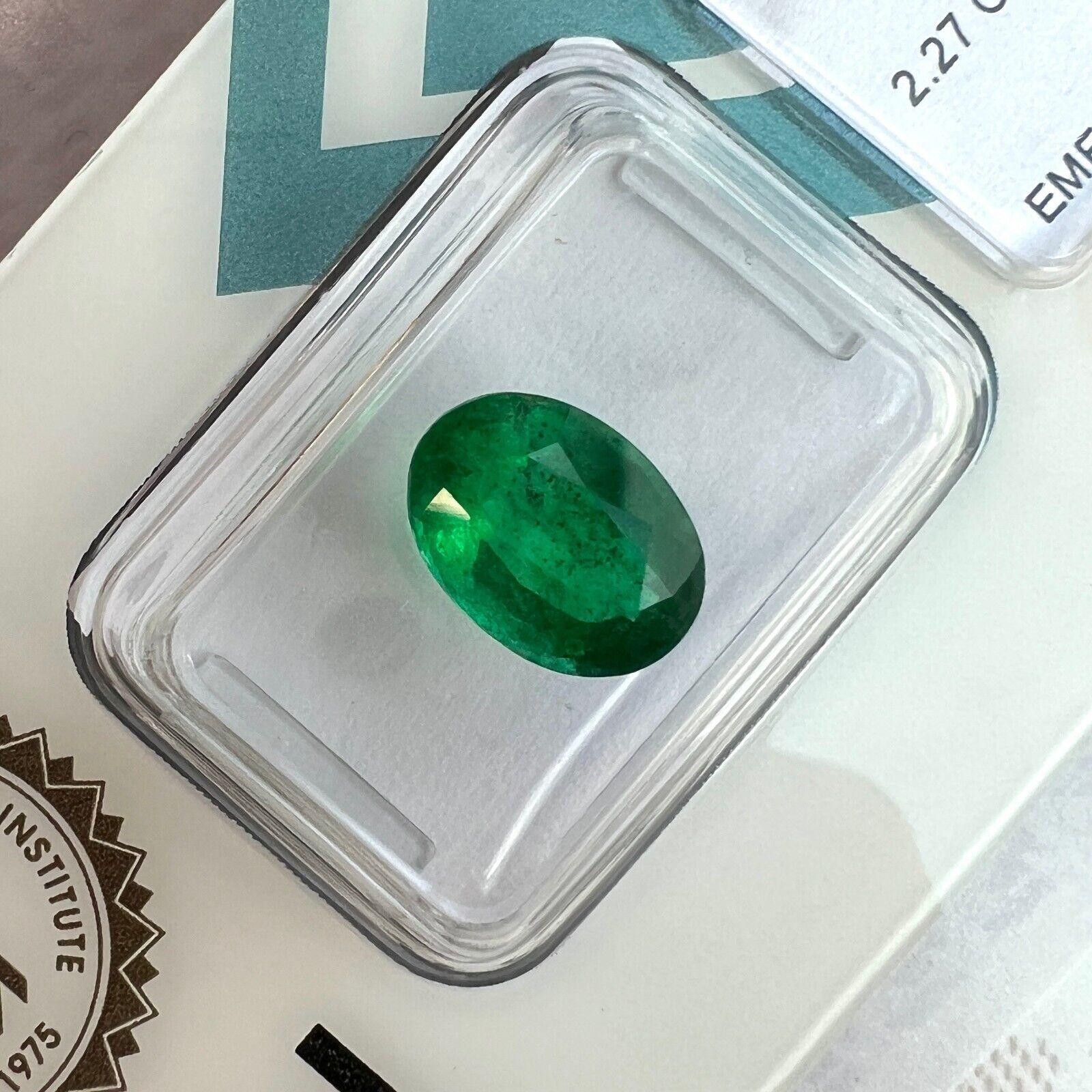 Gema Suelta Esmeralda Natural Verde Profundo Tallada Ovalada Aceite Menor Certificada IGI 2,27Ct Corte oval en venta