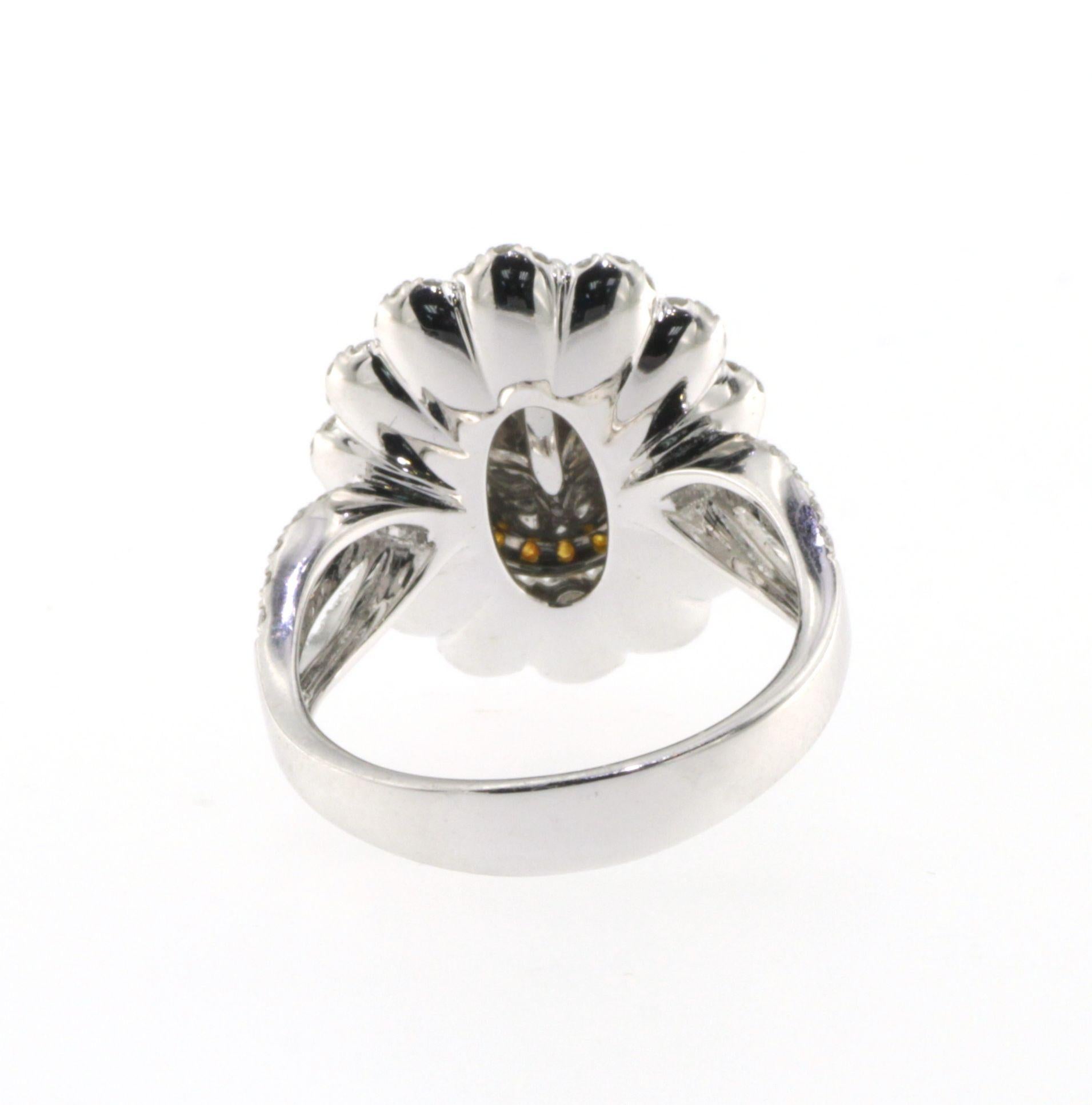 Bague cocktail en diamant jaune certifié IGI de 2,29 carats en vente 1