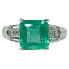 IGI certified 2.32 Carat Colombian Emerald & 0.46 Carat Diamond Ring