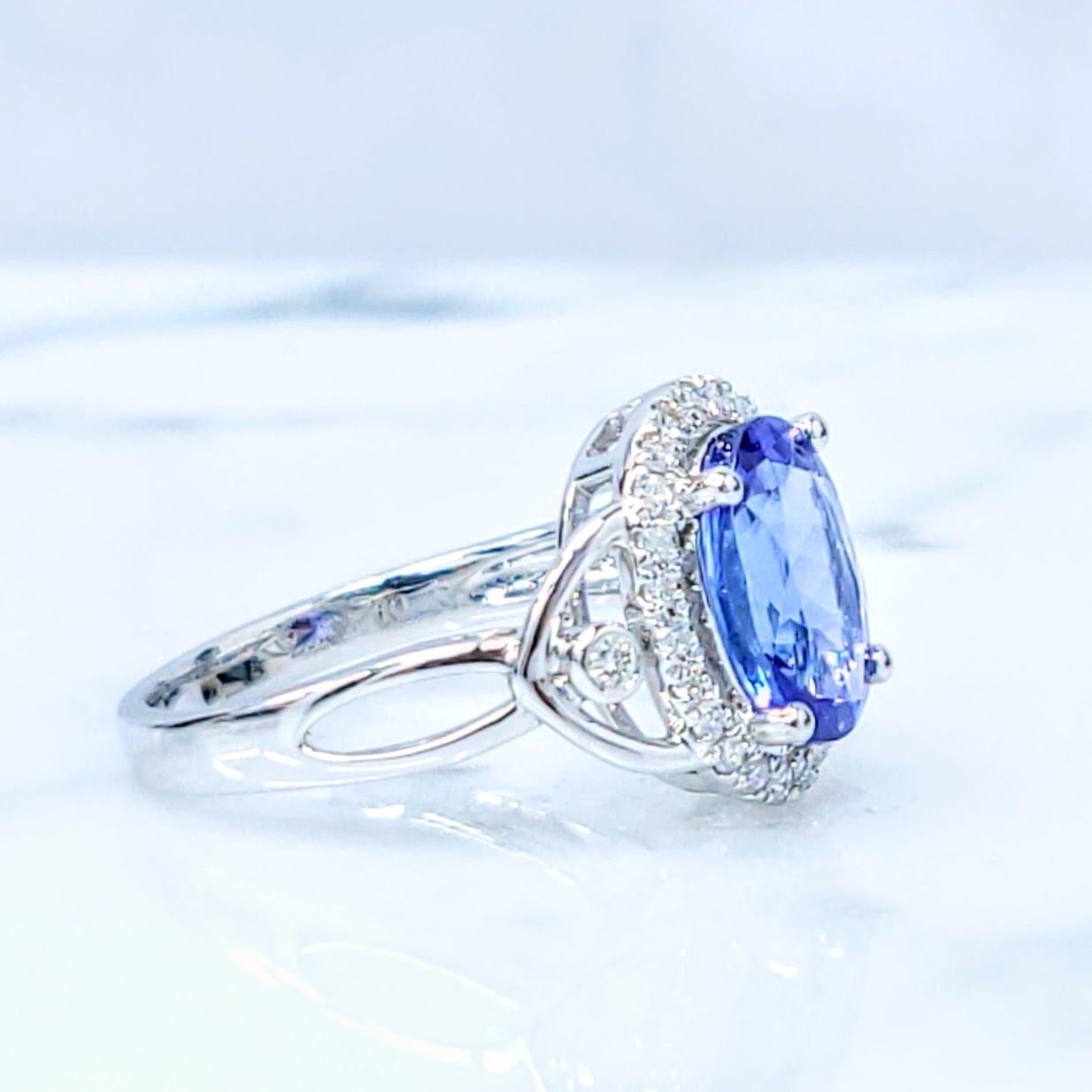 Bague en or blanc 18 carats certifiée IGI avec tanzanite et diamant de 2,32 carats en vente 6