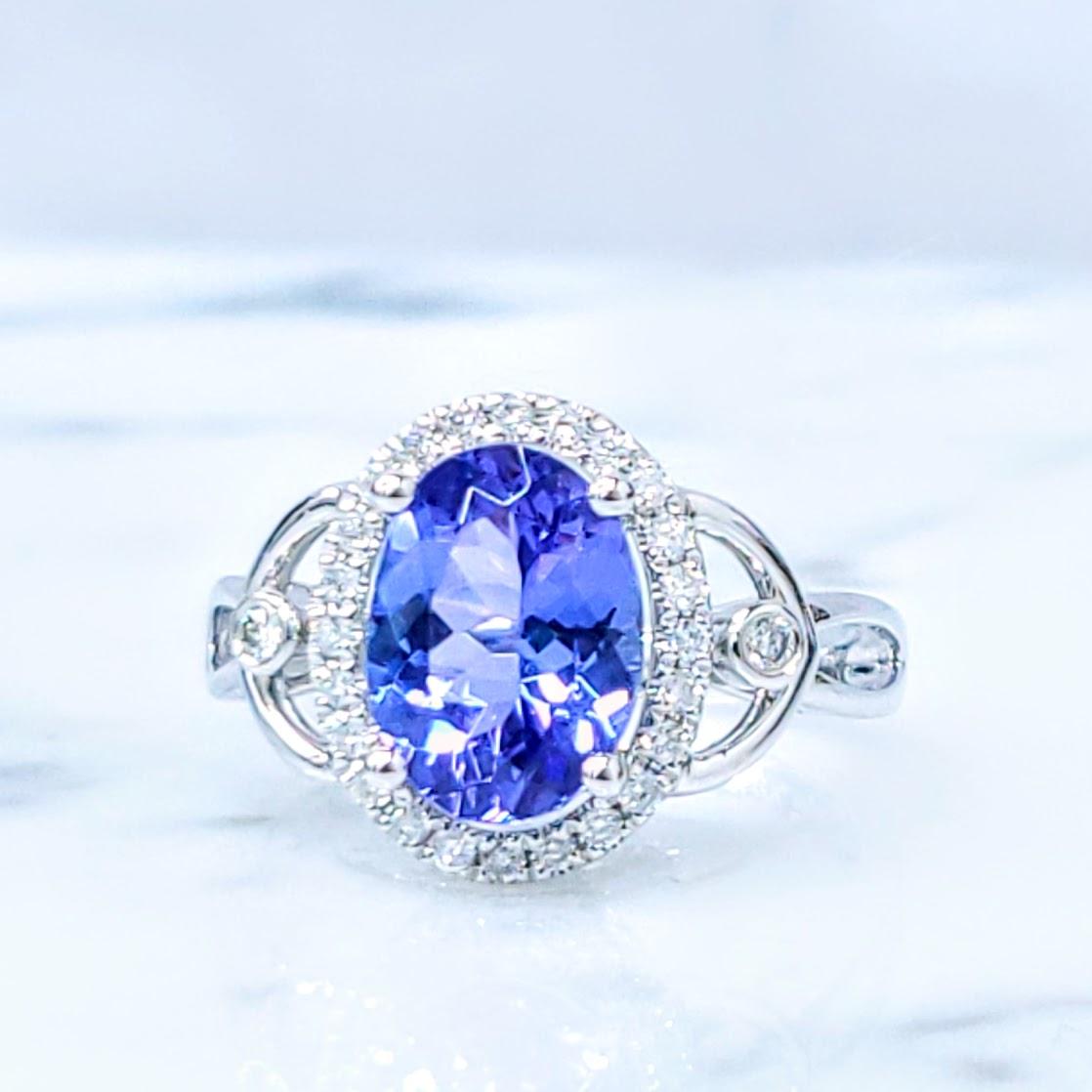 Bague en or blanc 18 carats certifiée IGI avec tanzanite et diamant de 2,32 carats en vente 1