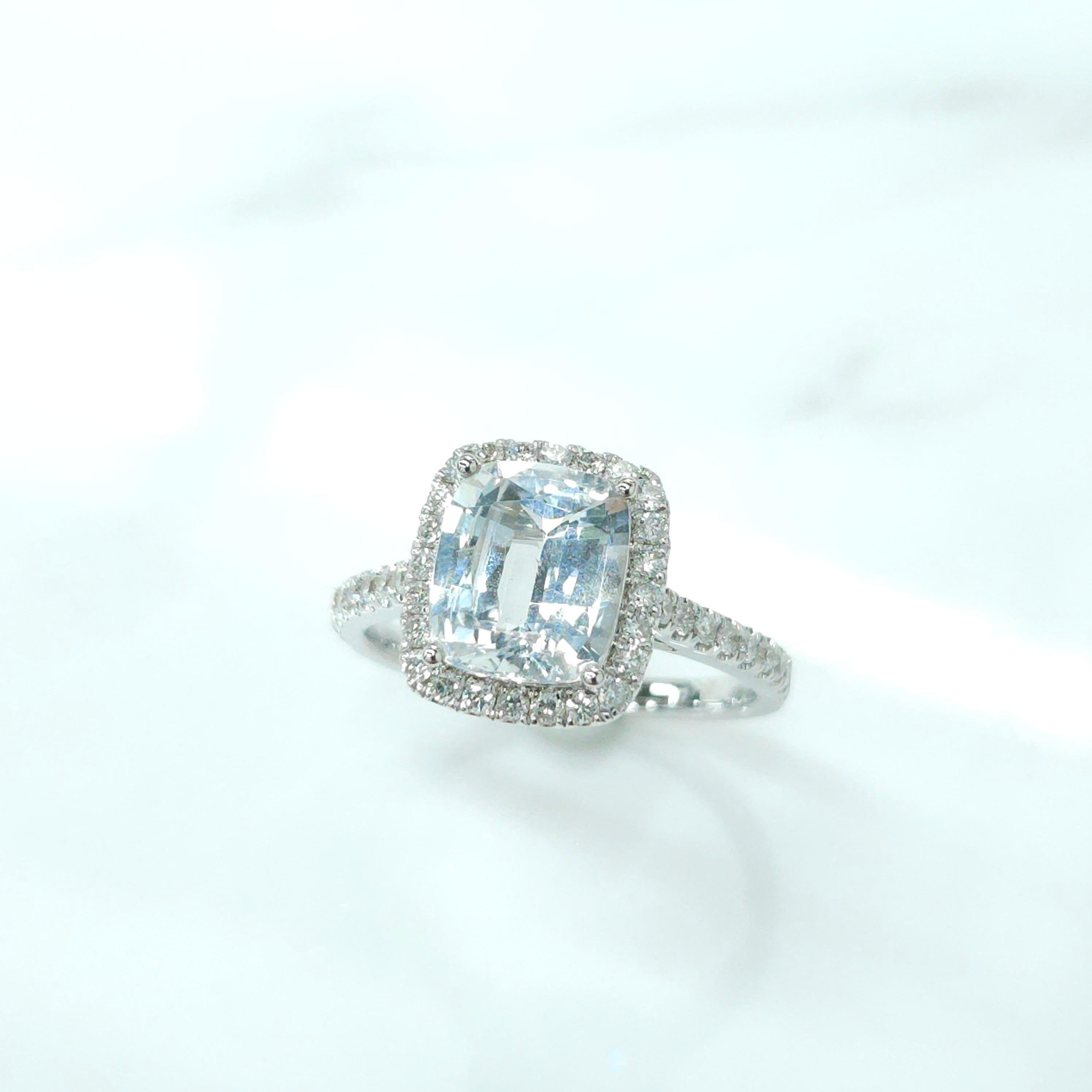 IGI Certified 2.35 Carat Unheated Sapphire & Diamond Ring in 18K WhiteGold For Sale 4
