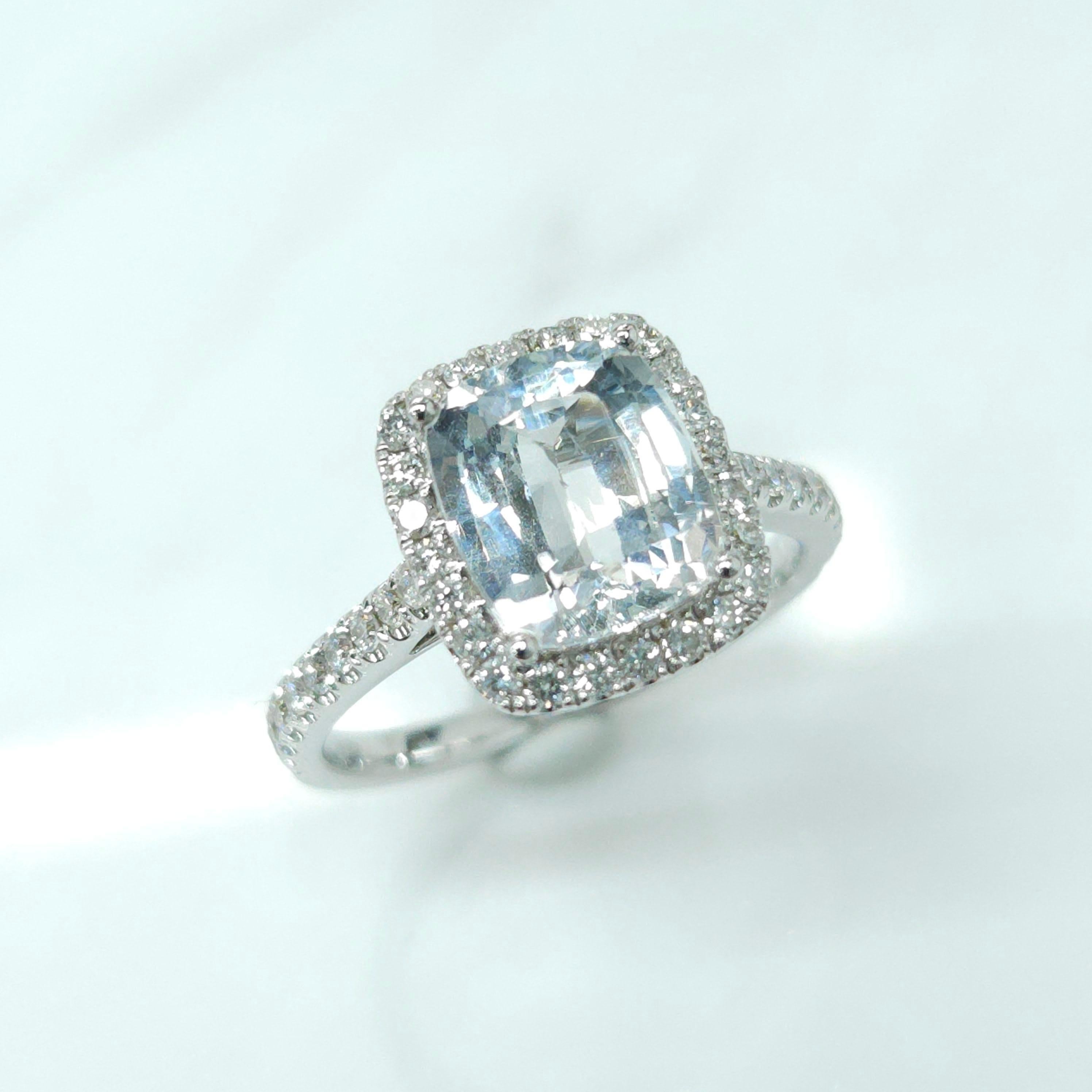 IGI Certified 2.35 Carat Unheated Sapphire & Diamond Ring in 18K WhiteGold For Sale 5