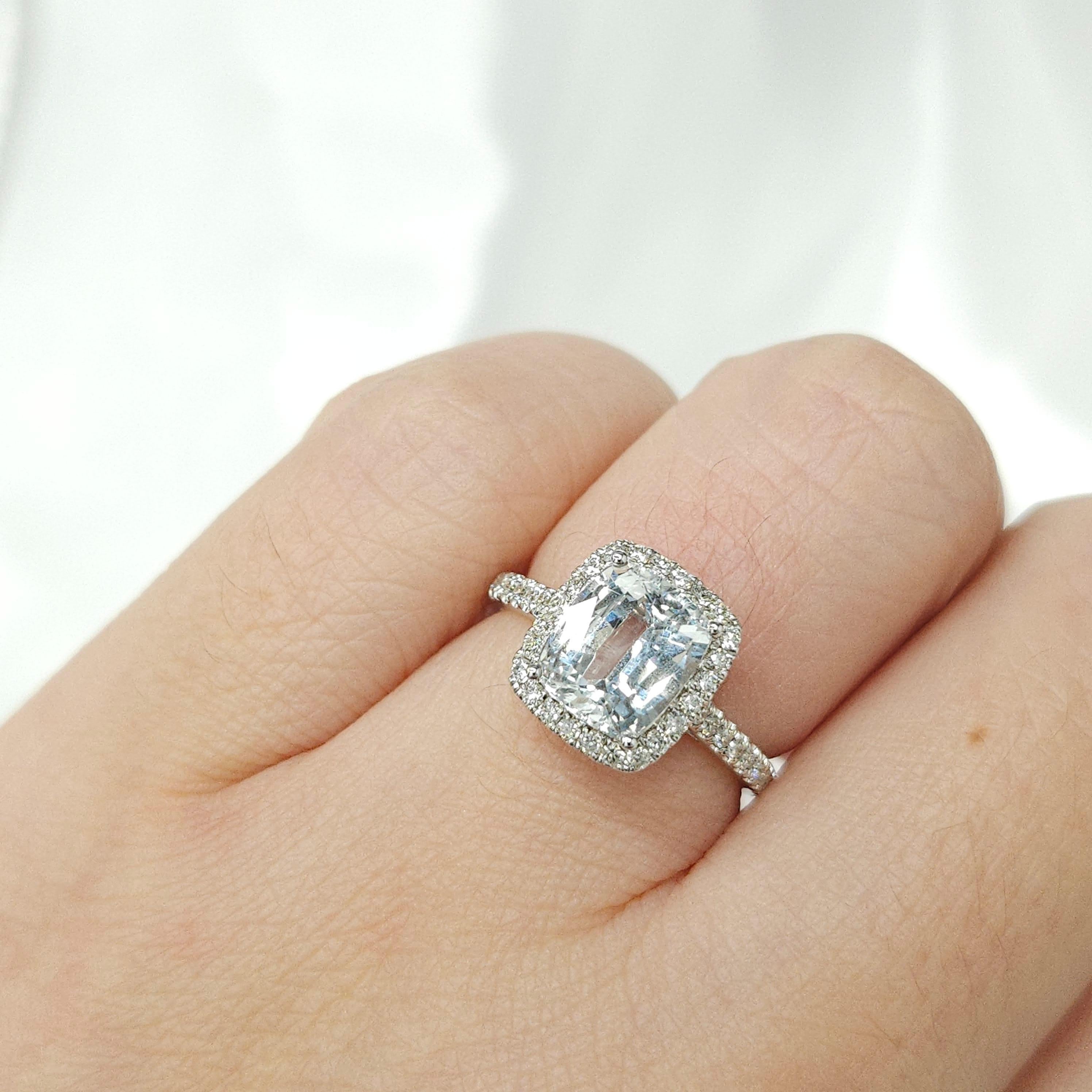 IGI Certified 2.35 Carat Unheated Sapphire & Diamond Ring in 18K WhiteGold For Sale 1