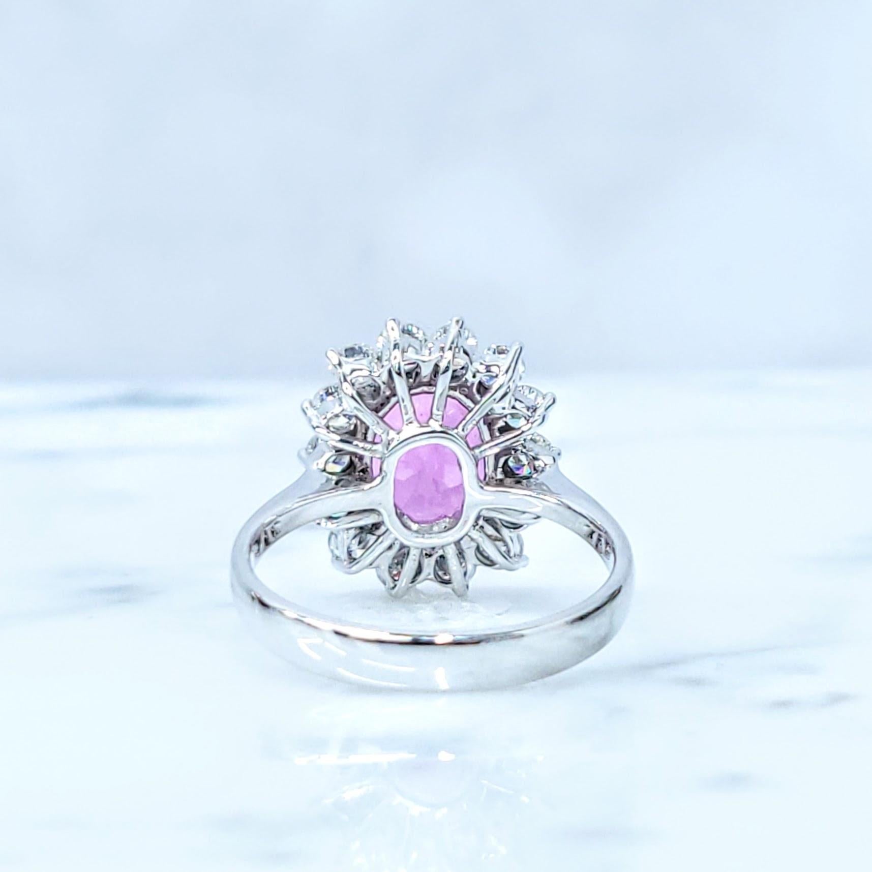 Bague en or blanc 18 carats certifiée IGI avec rubis et diamants de 2,37 carats en vente 3