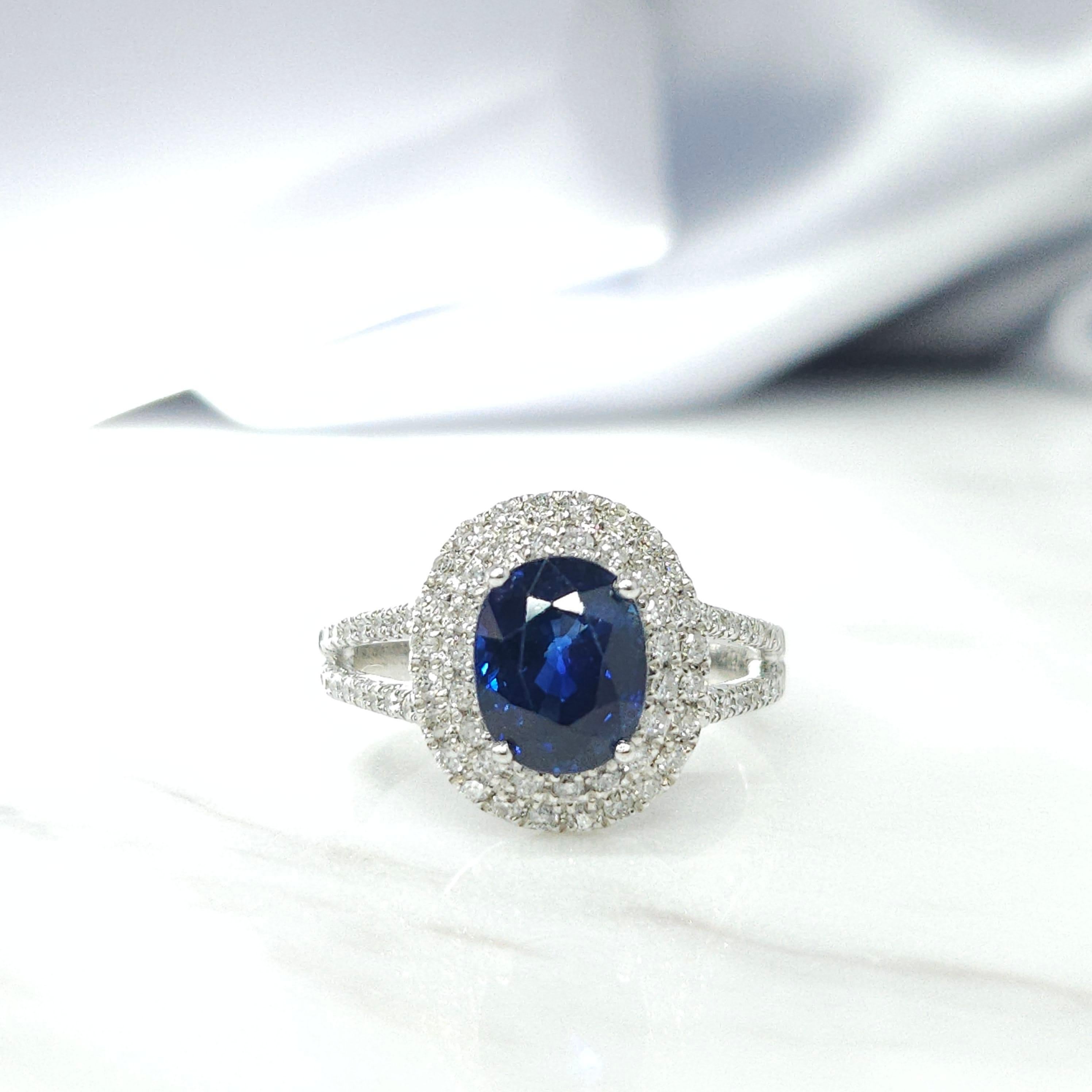 Modern IGI Certified 2.38 Carat Blue Sapphire Ceylon Ring in 18K White Gold