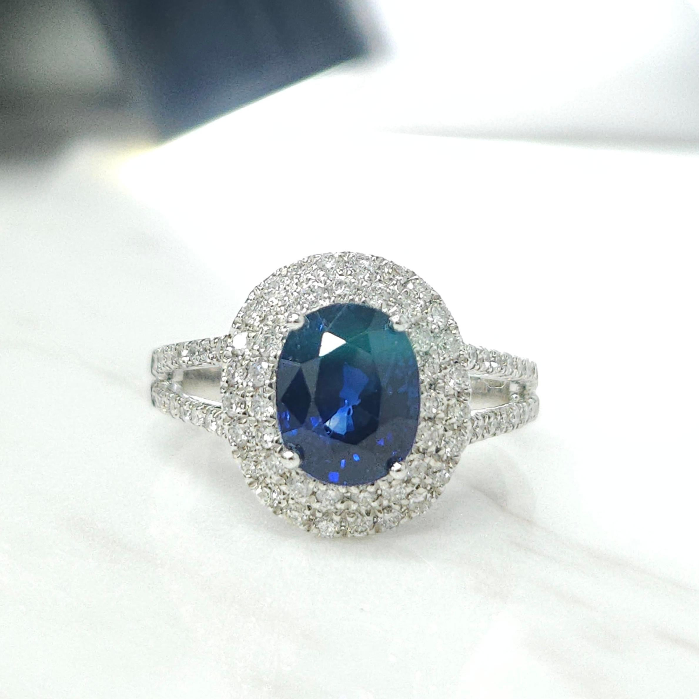 IGI Certified 2.38 Carat Blue Sapphire Ceylon Ring in 18K White Gold In New Condition In KOWLOON, HK