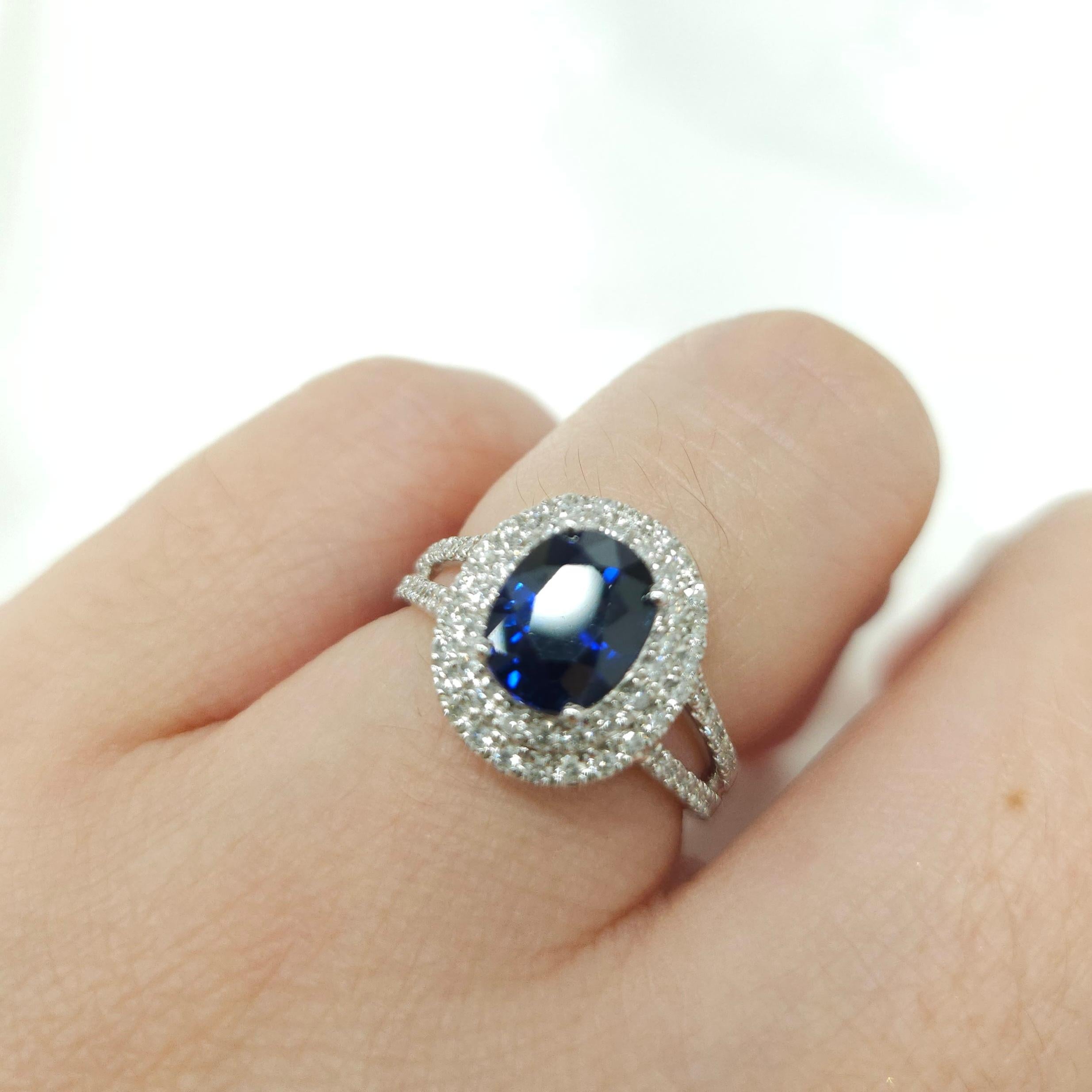 IGI Certified 2.38 Carat Blue Sapphire Ceylon Ring in 18K White Gold 3