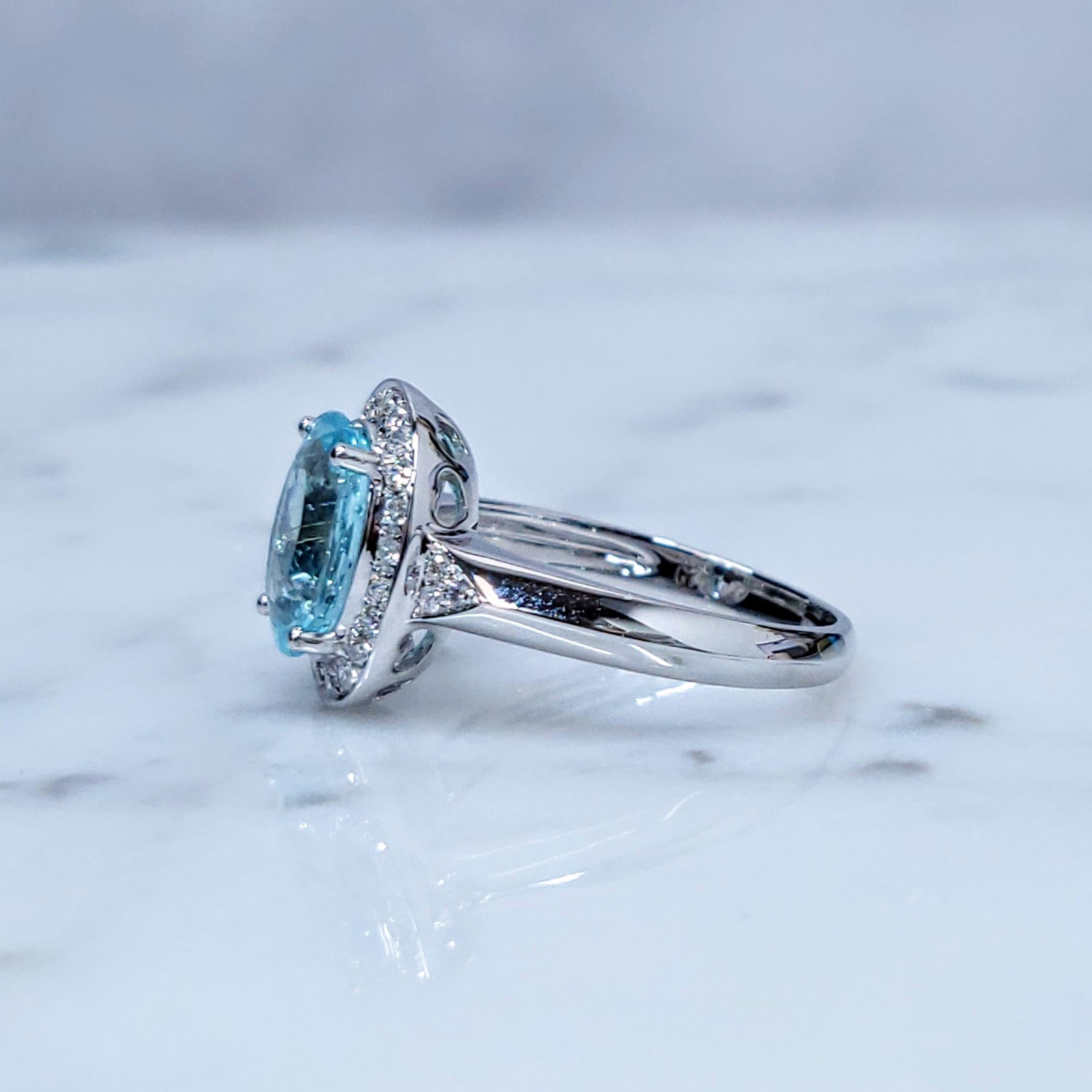 Anello con Paraiba e diamanti da 2,39 carati certificati IGI in oro bianco 18 carati in vendita 4