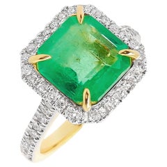 IGI Certified 2.39ct Natural Emerald 0.41ct Natural Diamonds 14K Gold Ring