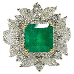 IGI certified 2.40 Carat Colombian Emerald & Diamond Ring