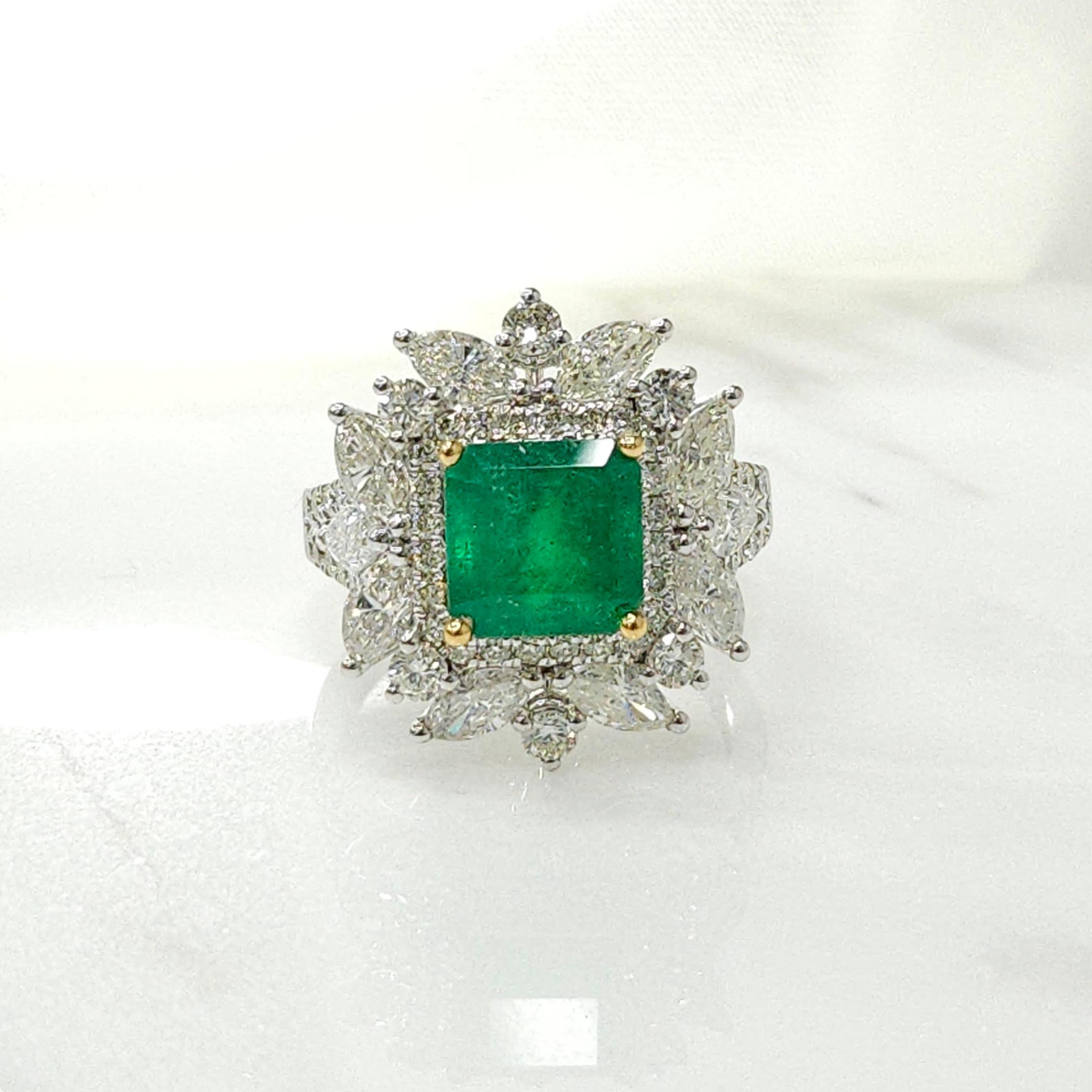 Modern IGI certified 2.40 Carat Colombian Emerald & Diamond Ring  For Sale