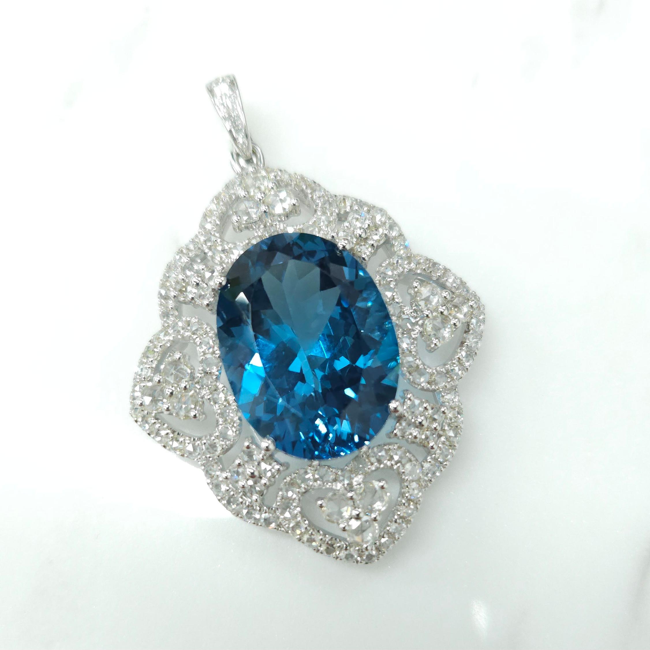 IGI Certified 24.10 Carat Blue Topaz & Diamond Pendent in 18K White Gold In New Condition For Sale In KOWLOON, HK